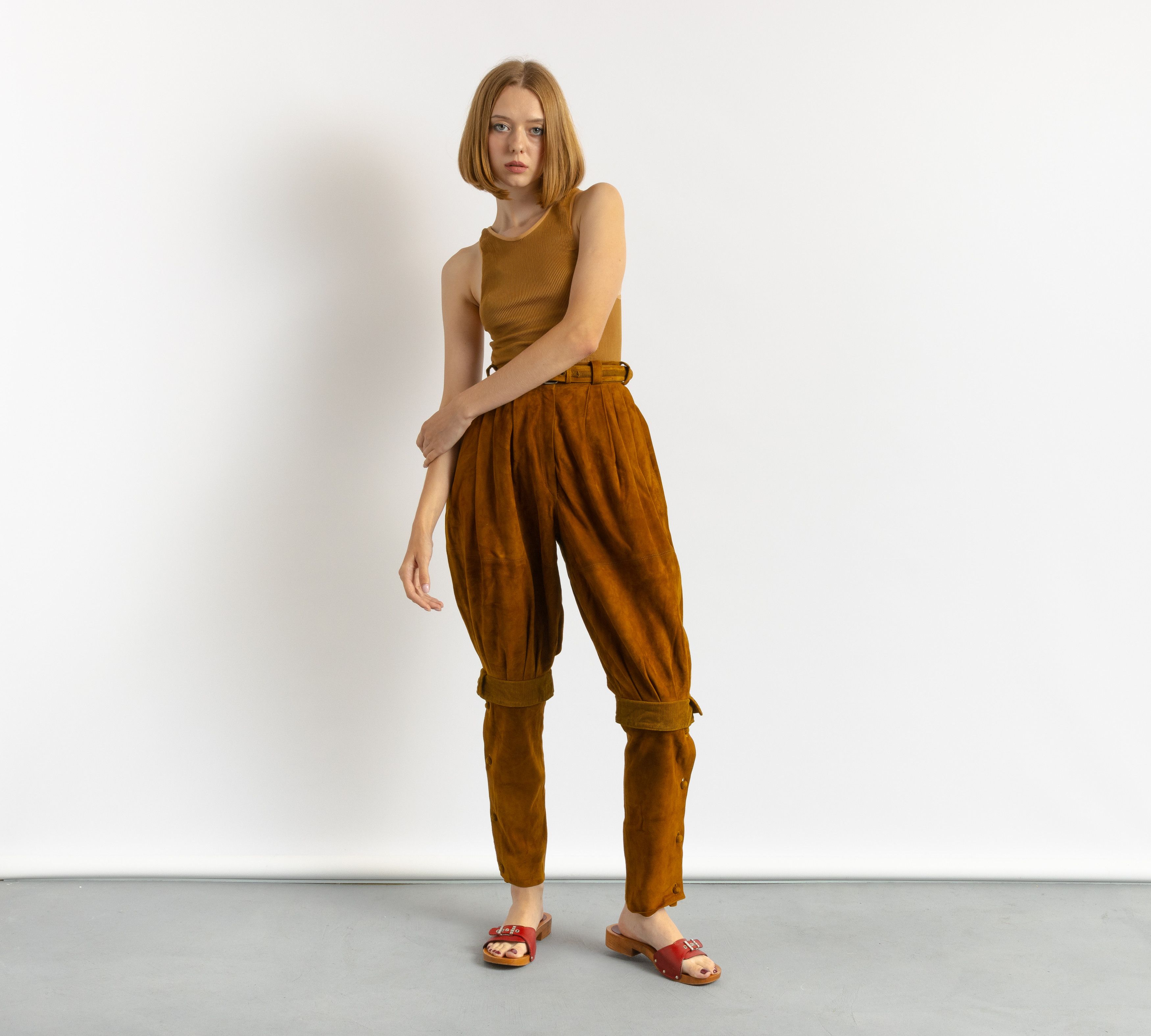 Versace Gianni Versace High-waisted Suede Brown Balloon Pants 5914 Size 25" / US 0 / IT 36 - 1 Thumbnail