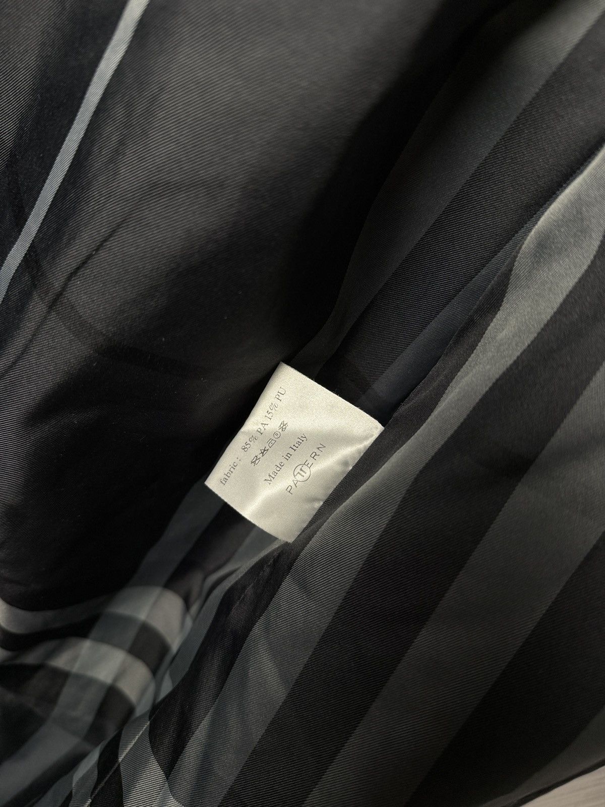Burberry Vintage Burberry Nylon Coat Jacket Made In Italy Size US M / EU 48-50 / 2 - 13 Thumbnail