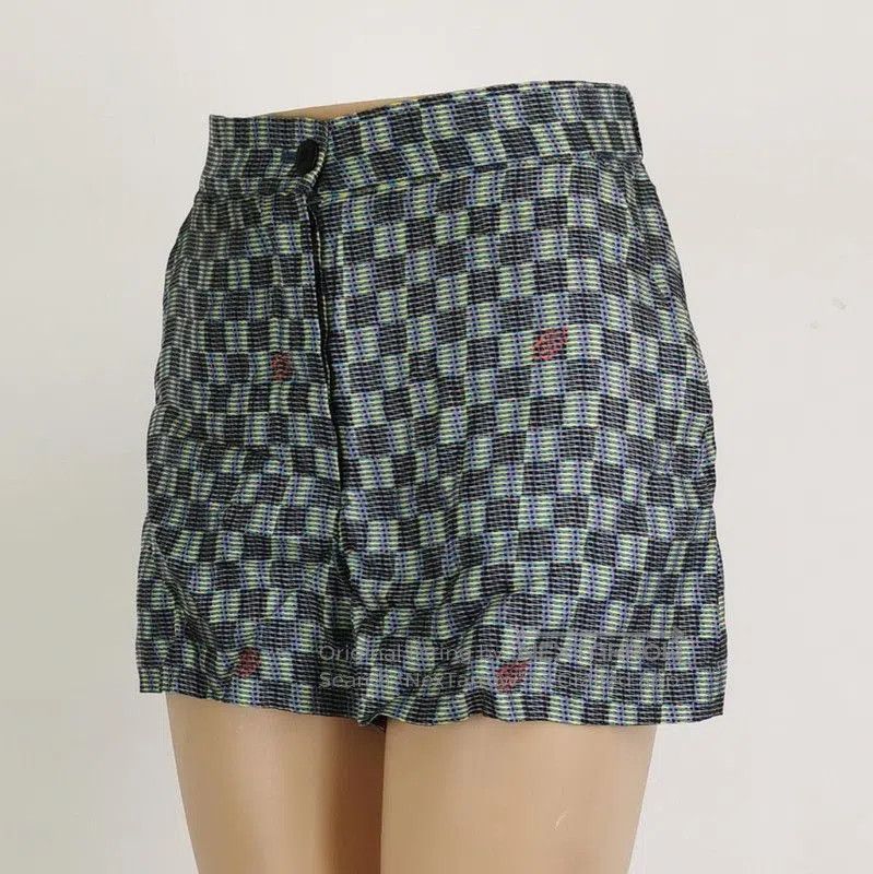 Louis Vuitton Louis Vuitton Checkerboard Silk Shorts. Size US 34 / EU 50 - 2 Thumbnail