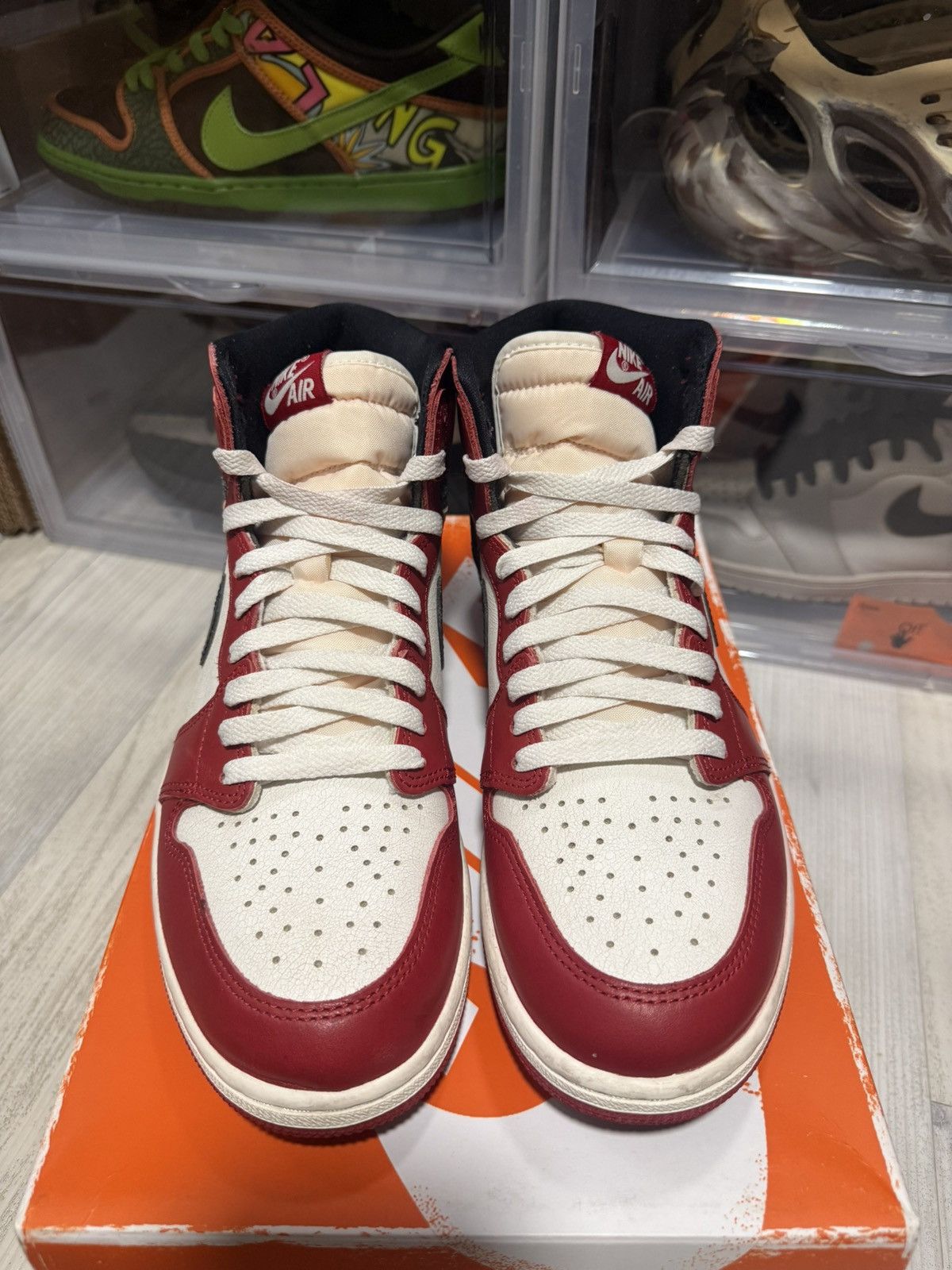 Jordan Brand Air Jordan 1 Retro High OG Chicago Lost and Found Size US 9.5 / EU 42-43 - 4 Thumbnail