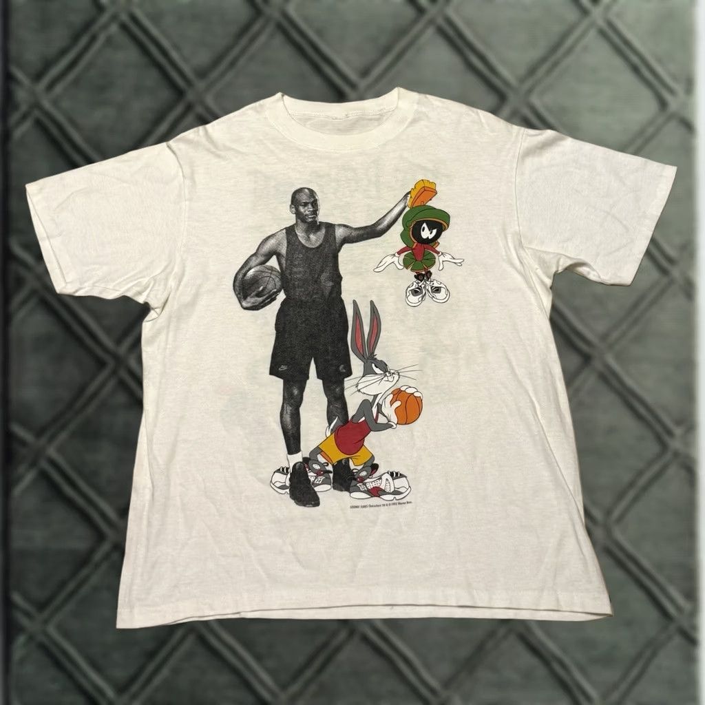 Nike VINTAGE Nike Best On Earth Shirt Large Michael Jordan Bulls Bugs 90s Mens Size US L / EU 52-54 / 3 - 1 Thumbnail
