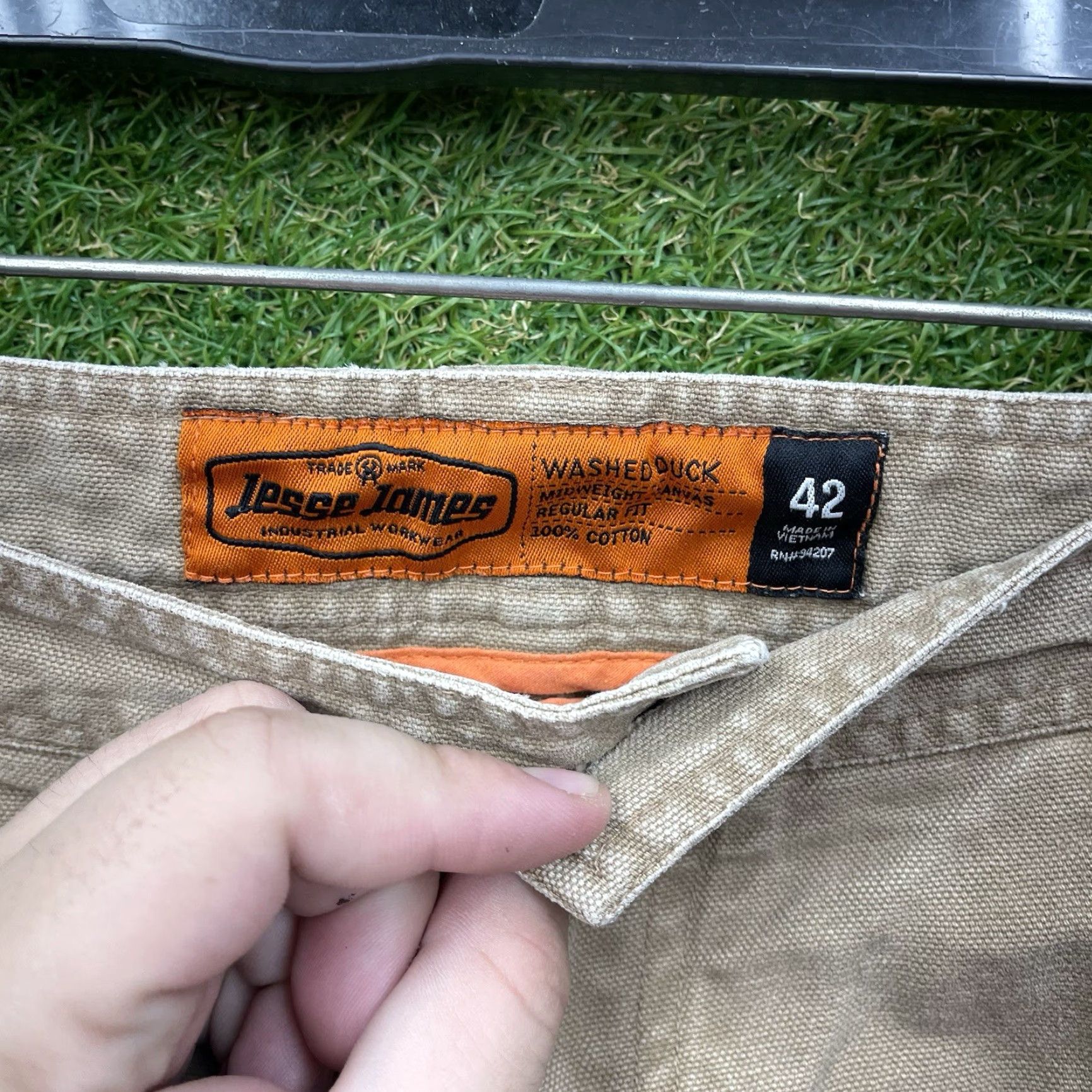 Vintage Jesse James Shorts Mens 42 Tan Carpenter 11" Washed Duck Canvas Workwear Khaki Cargo Pocket Pockets Logo Size US 42 / EU 58 - 3 Thumbnail