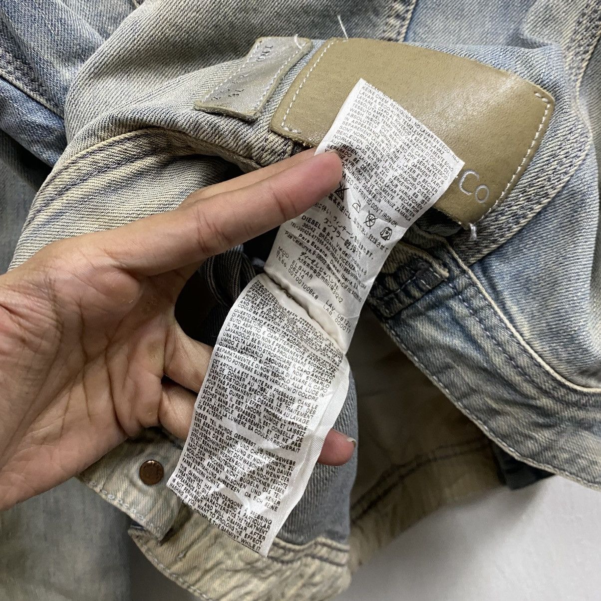 Diesel VINTAGE Diesel washed denim trucker jacket Size US S / EU 44-46 / 1 - 16 Thumbnail