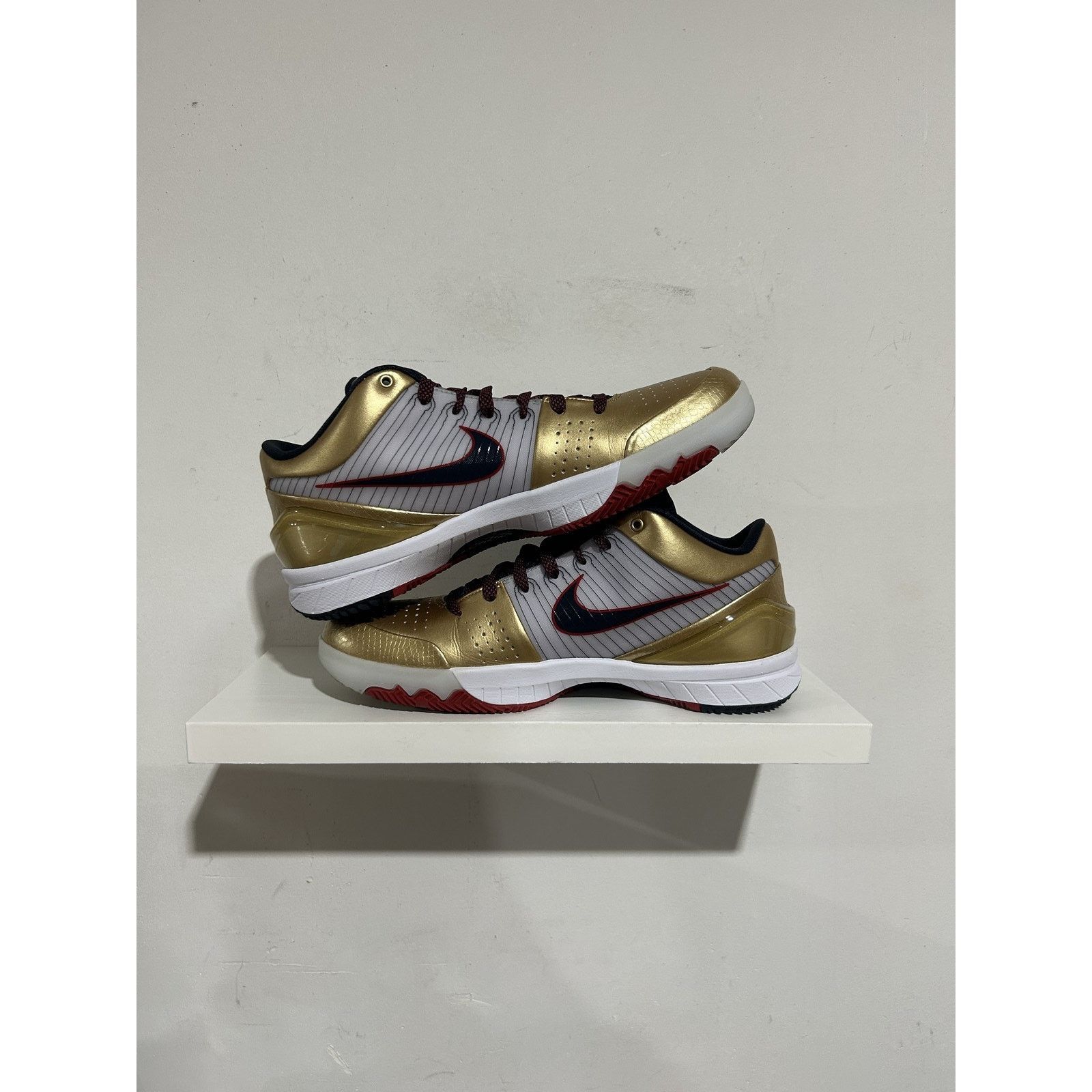 Other KOBE 4 PROTRO GOLD MEDAL 2024 SIZE 10.5 PREOWNED Size US 10.5 / EU 43-44 - 2 Thumbnail