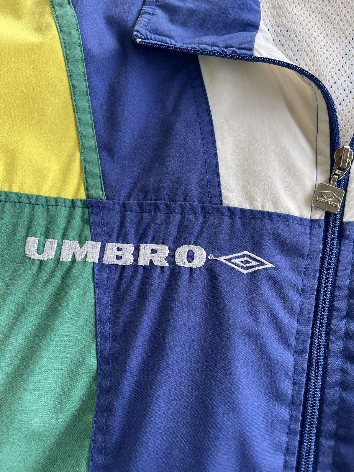 Vintage 1994-96 Brazil Umbro Tracksuit Jacket Size US L / EU 52-54 / 3 - 11 Thumbnail