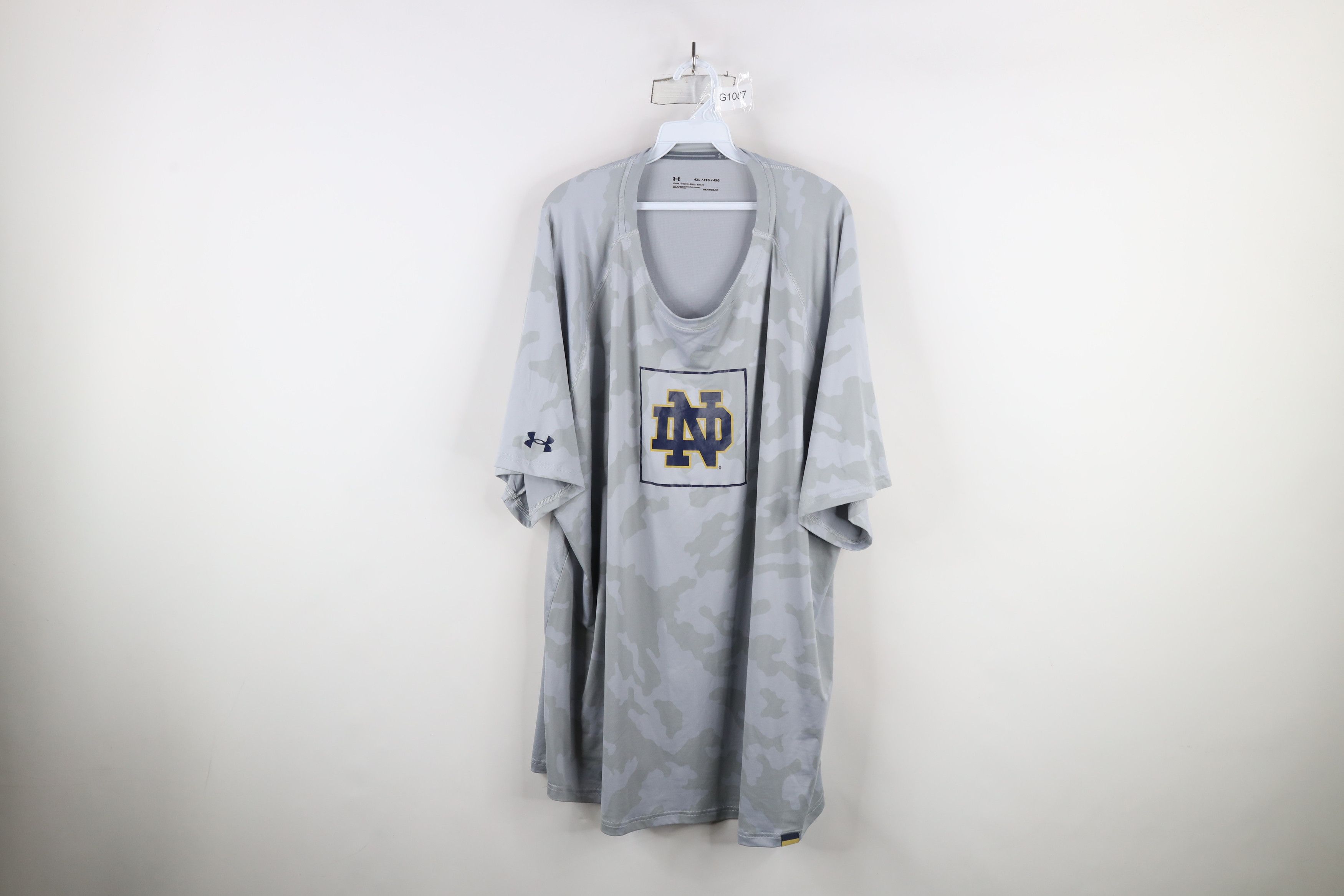 Under Armour × Vintage Under Armour Notre Dame University Camouflage T-Shirt Size US XXL / EU 58 / 5 - 1 Thumbnail