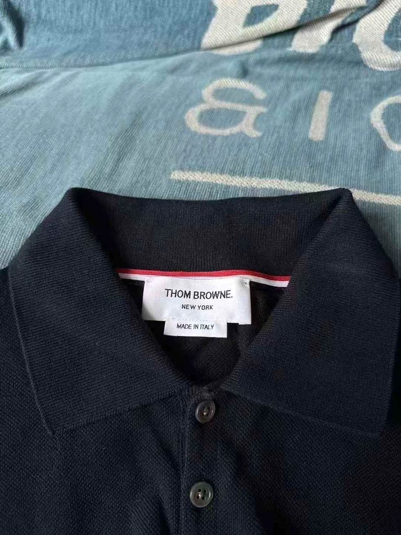 Thom Browne Thom Browne size3 Side four bar polo Size US L / EU 52-54 / 3 - 2 Thumbnail