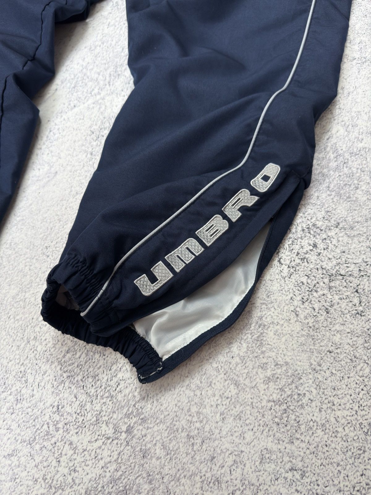 Umbro Vintage Umbro Nylon Sweatpants Y2k Style Drill Parachute Size US 32 / EU 48 - 3 Thumbnail