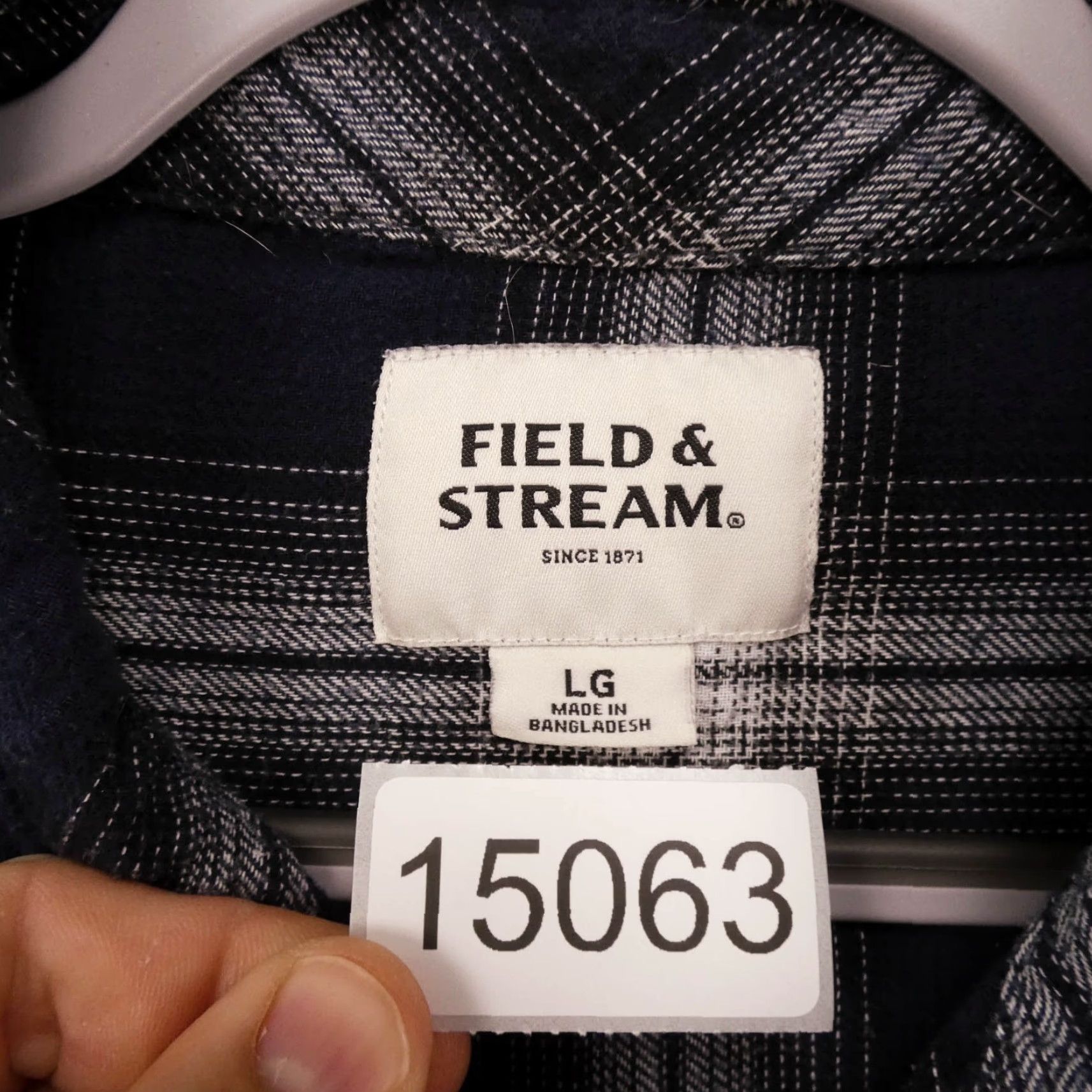 Vintage Field & Stream Shirt Mens Large Long Sleeve Button Up Navy Plaid Size US L / EU 52-54 / 3 - 7 Thumbnail