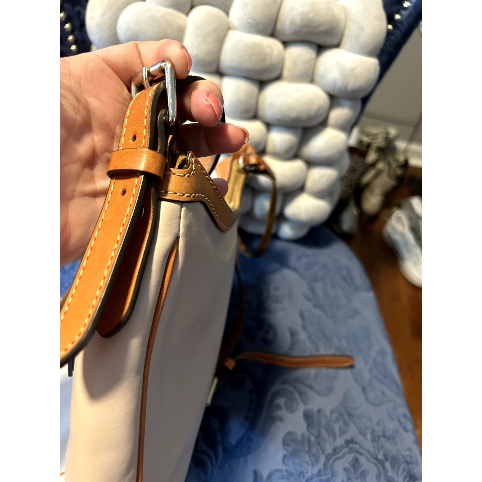 Dooney & Bourke Dooney & Bourke Taupe and Brown Shoulder Bag Size ONE SIZE - 14 Thumbnail
