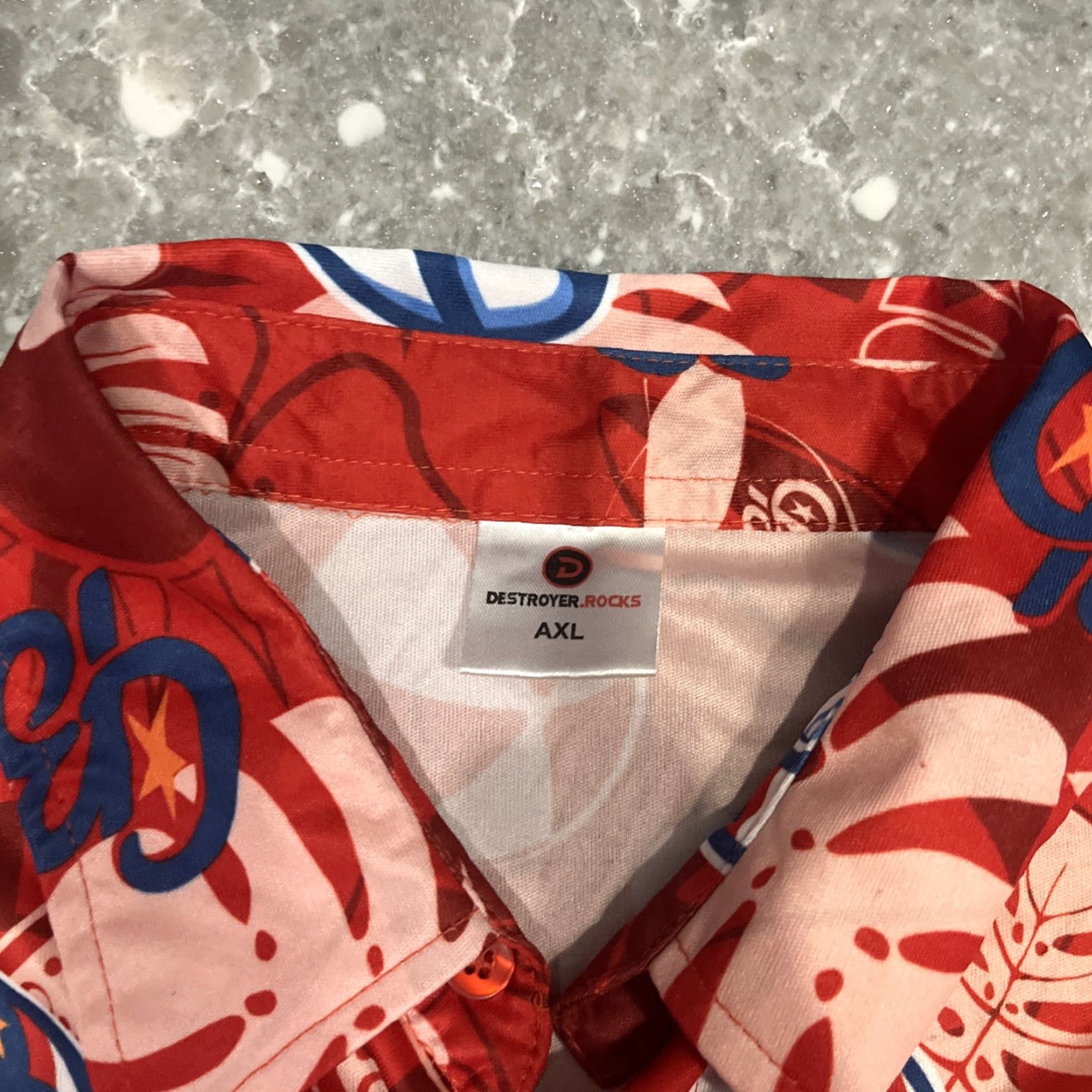 Canon VINTAGE Kannapolis Cannon Ballers Hawaiian Shirt XL Men Red Short Sleeve Button-Up Hawaiian Theme Size US XL / EU 56 / 4 - 2 Thumbnail
