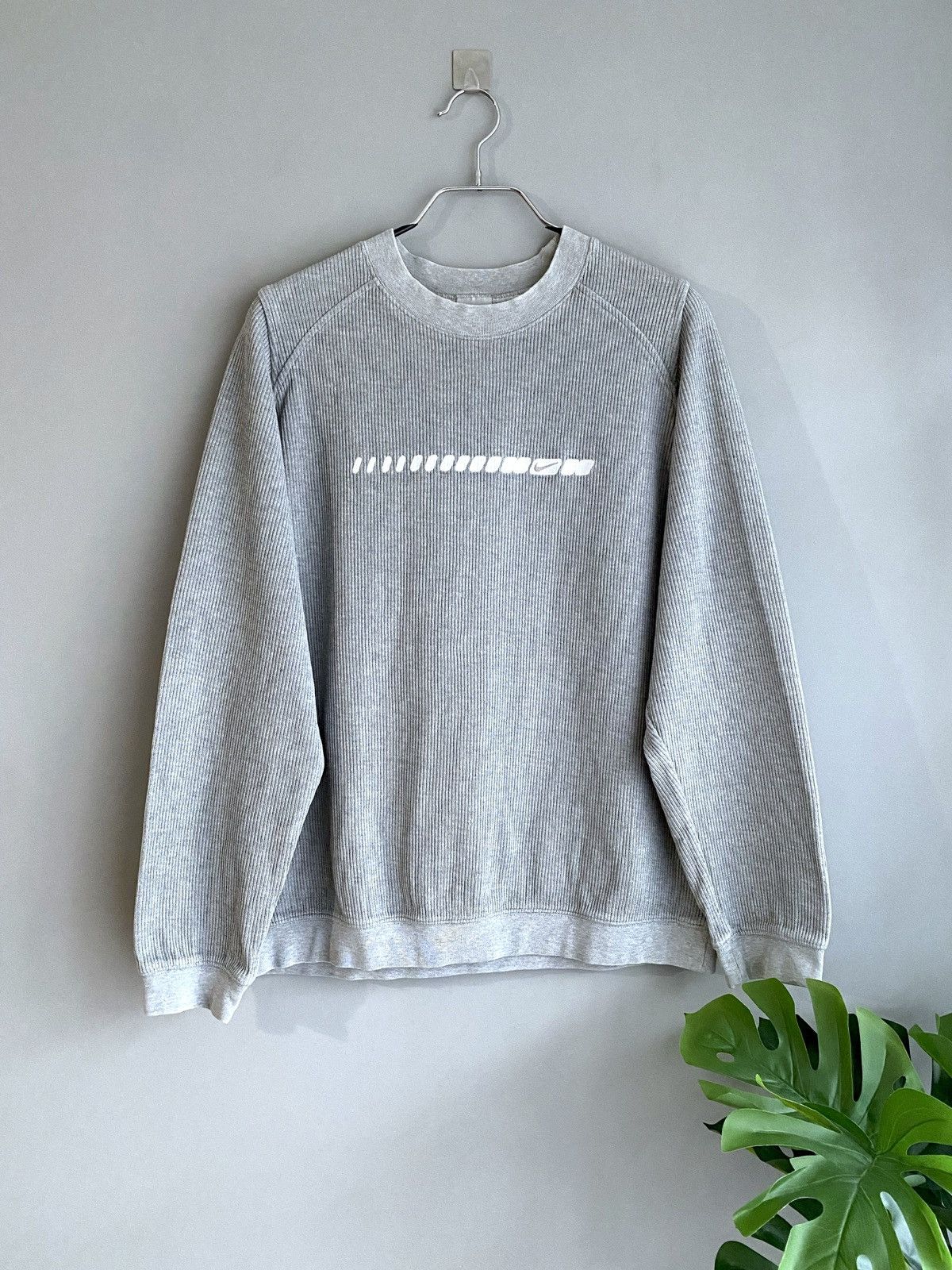 Nike × Vintage Nike Y2K Vintage Men's Grey Sweatshirts, Size L Size US L / EU 52-54 / 3 - 1 Thumbnail