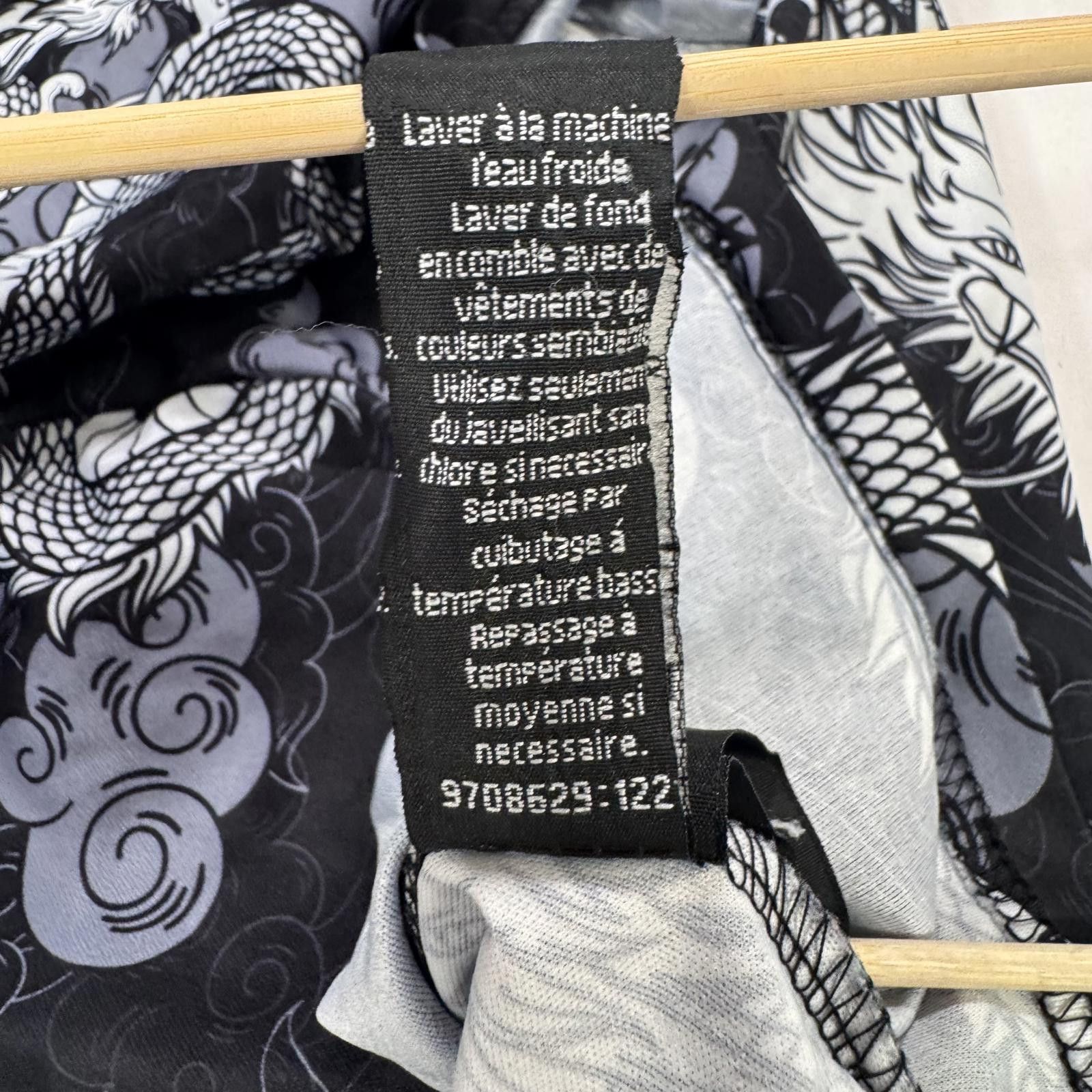 Other Fresh Prints of Tokyo Clothing Dragon's Mens Shirt Medium Size US M / EU 48-50 / 2 - 10 Thumbnail