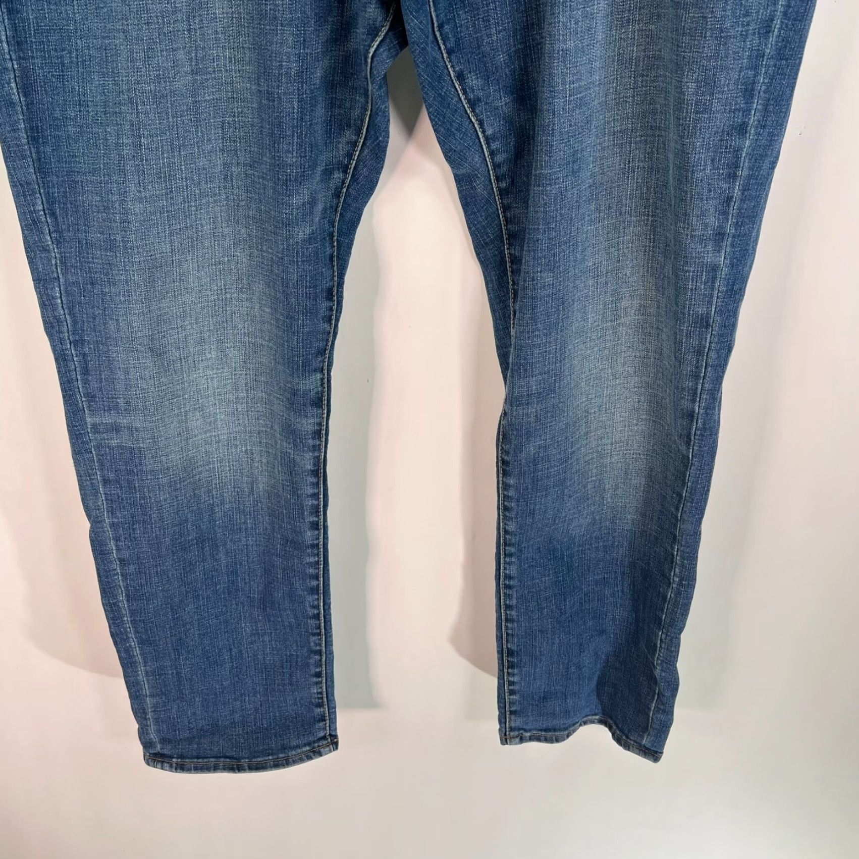 Lucky Brand Lucky Brand 410 Jeans Athletic Slim Straight Leg Size 40 32 Blue Mens Size US 40 / EU 56 - 3 Thumbnail