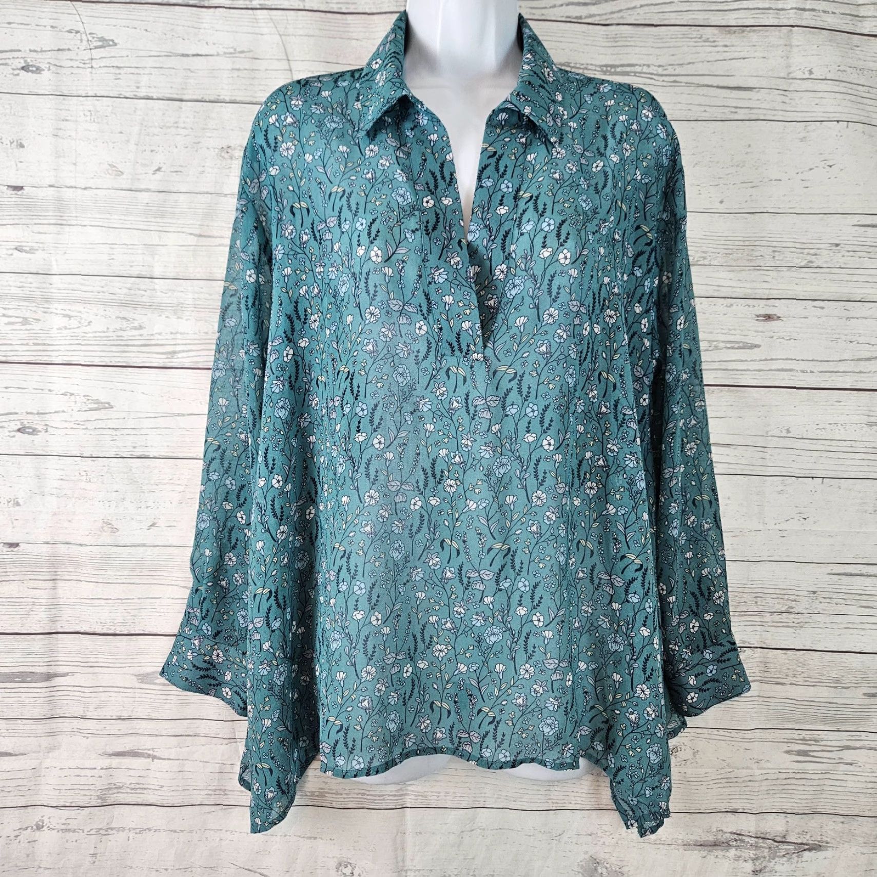 Vintage Cabi Blouse Shirt Womens Chase XS Blue Floral Long Sleeve Sheer, Collared, Regular, 22" Width, 25.5" Length, 27.5" Sleeves Size XS / US 0-2 / IT 36-38 - 2 Thumbnail