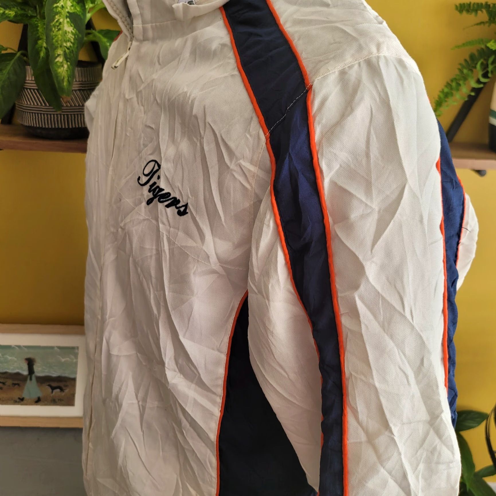 G-III G-III SPORTS BY CARL BANKS Jacket - Tigers - XL - Men - White - Polyester - Puffer - Sports Jacket Size US XL / EU 56 / 4 - 5 Thumbnail
