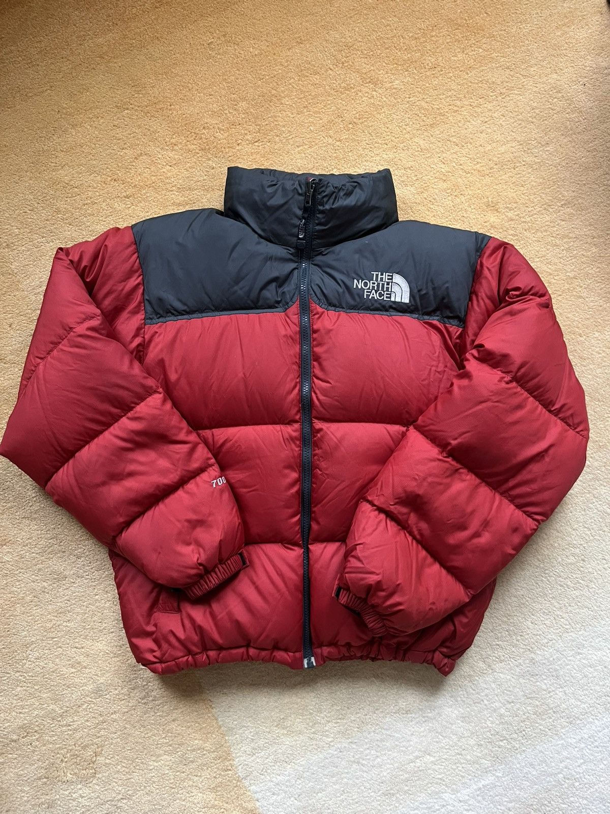 North Face 1996 Retro Nuptse 700 in Red
