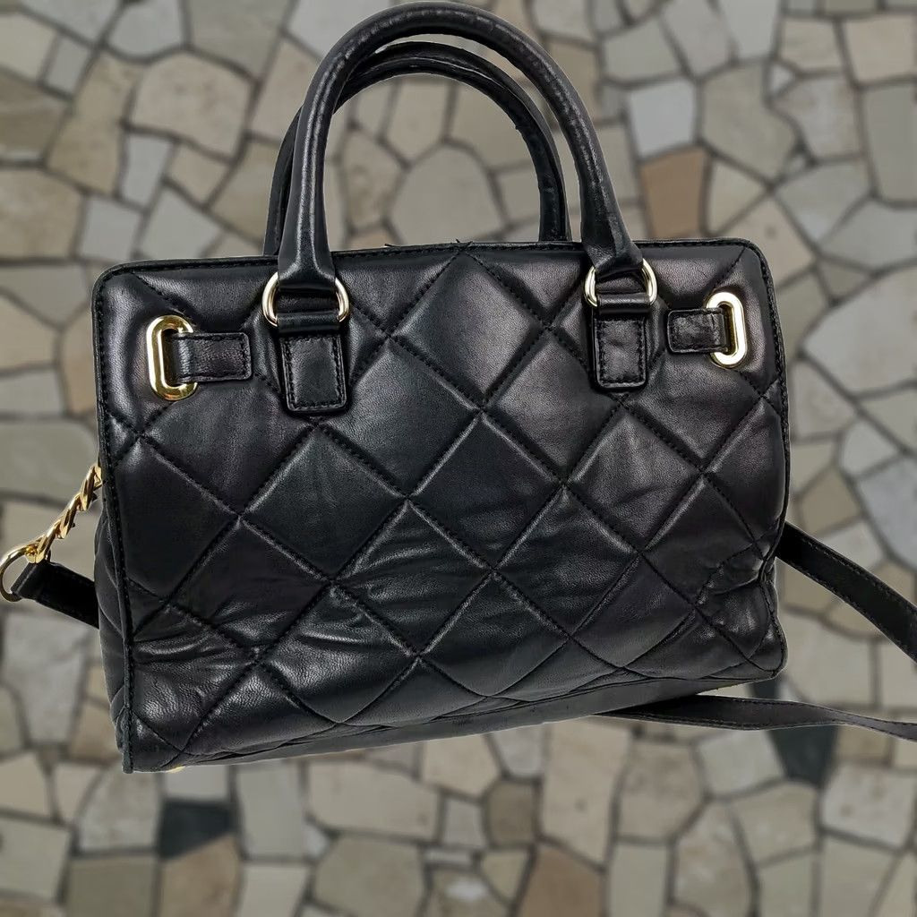 Michael Kors Michael Kors MK Quilted Shoulder Handbag Purse Bag Leather Black Women Purposed MK Shoulder Bag Size ONE SIZE - 1 Thumbnail