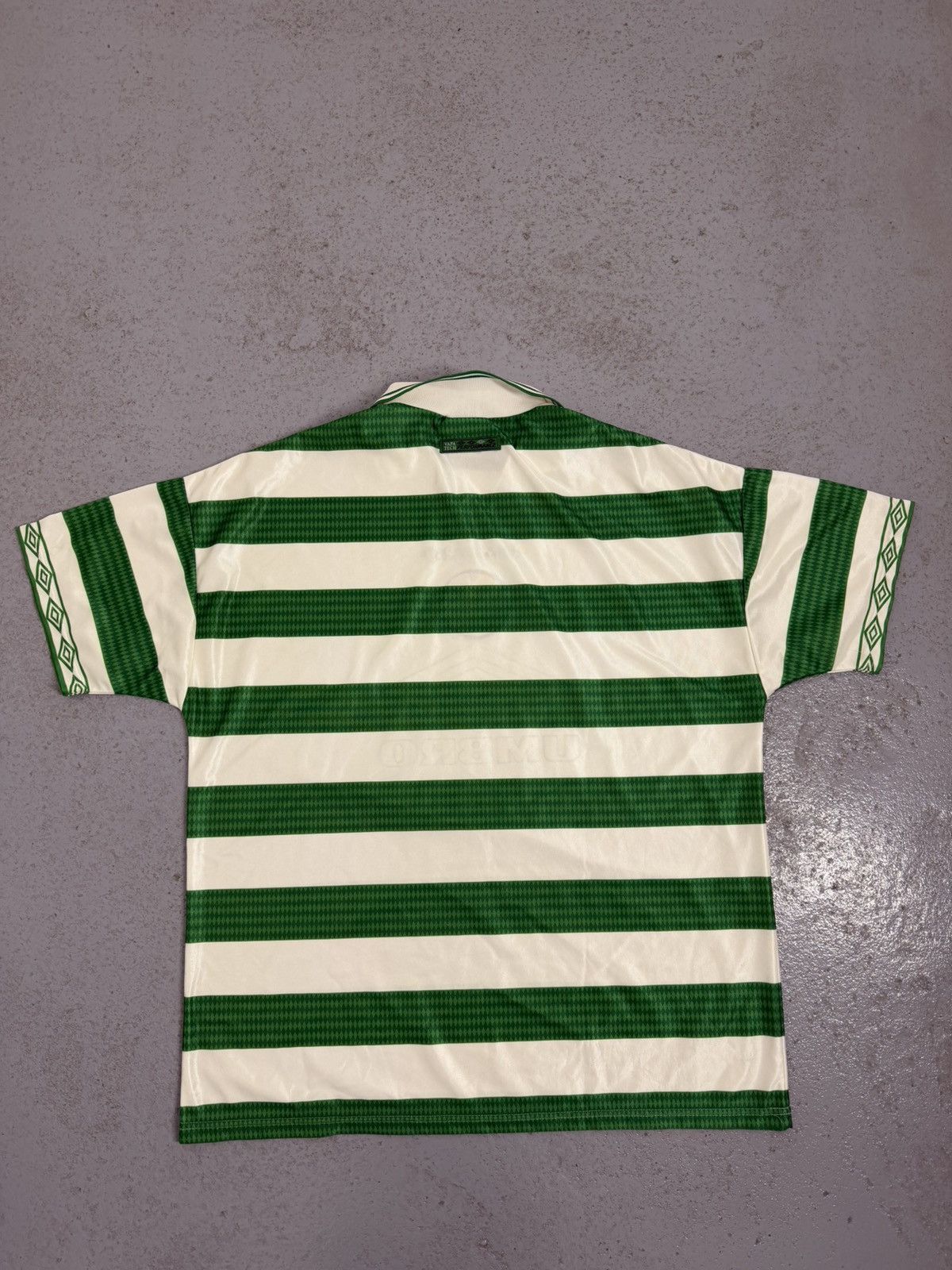 Umbro Vintage 1997/99 Umbro Celtic Fc Home Soccer Jersey Size US XXL / EU 58 / 5 - 10 Thumbnail