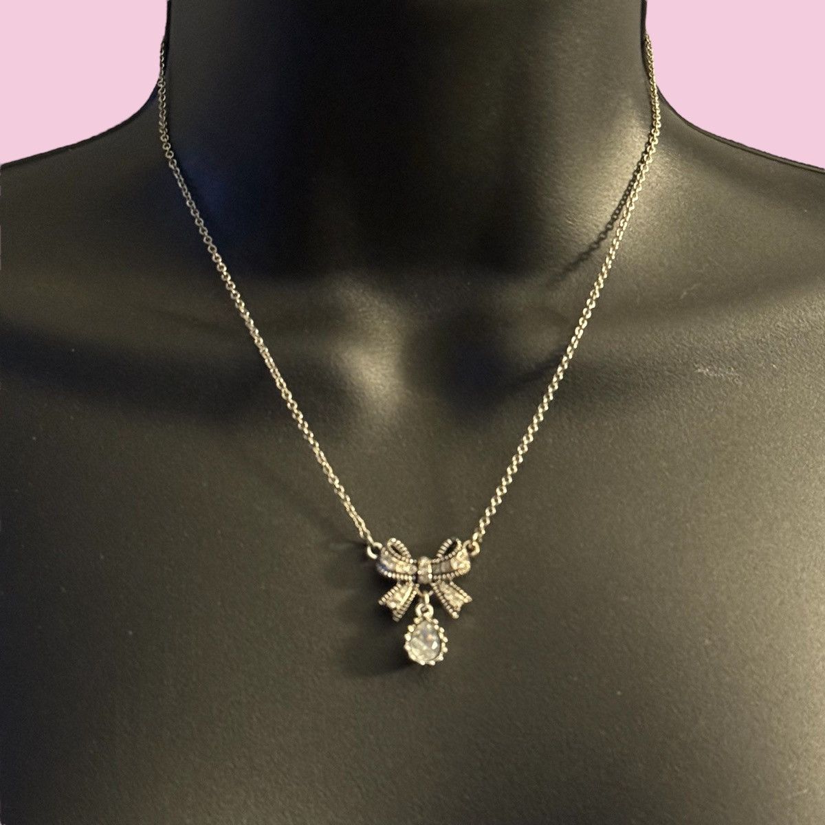 Other Avon marcasite/rhinestone bow necklace and earrings set Size ONE SIZE - 1 Thumbnail