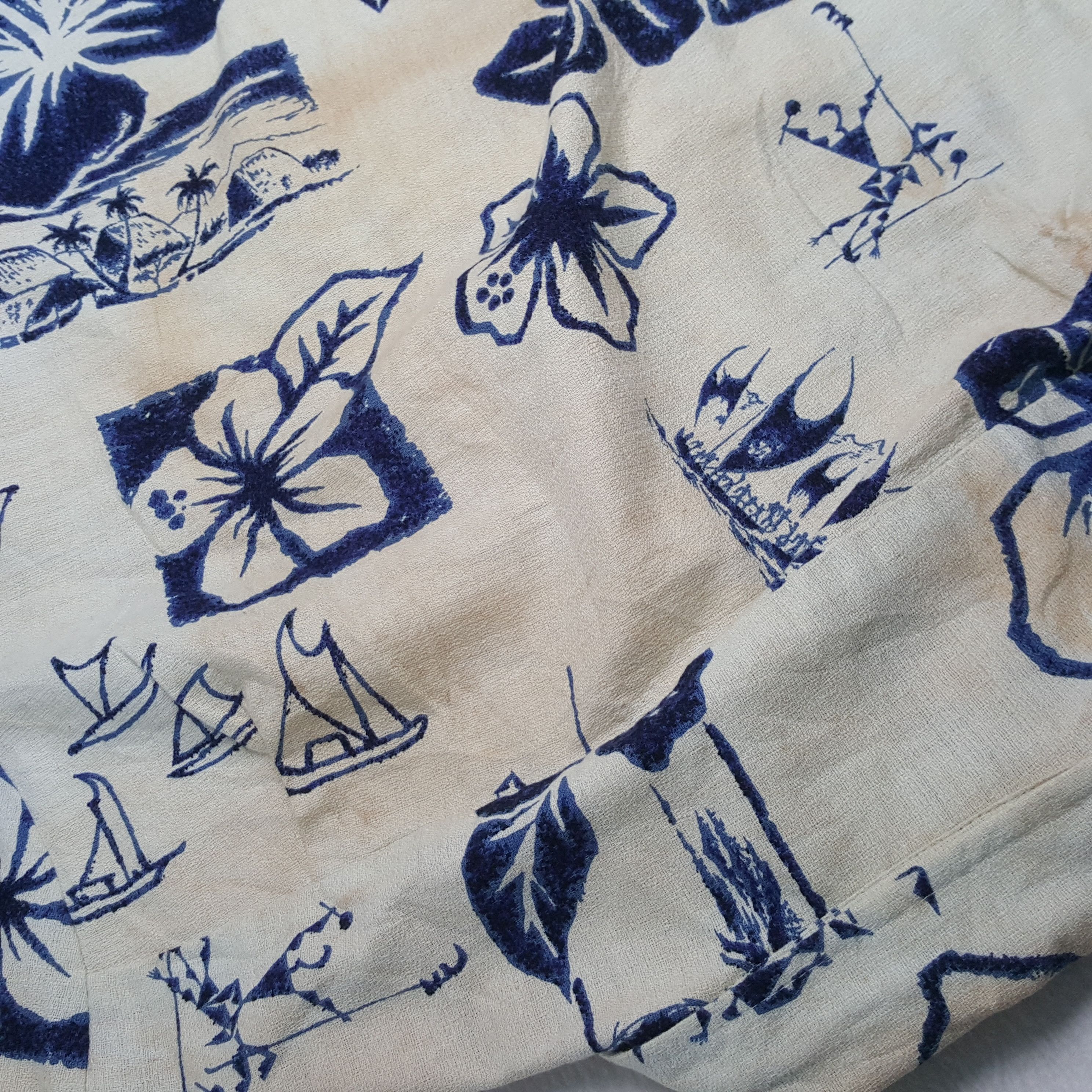 Vintage Vintage Hawaii Flowers Style Shirt RR13 Size US XL / EU 56 / 4 - 6 Thumbnail