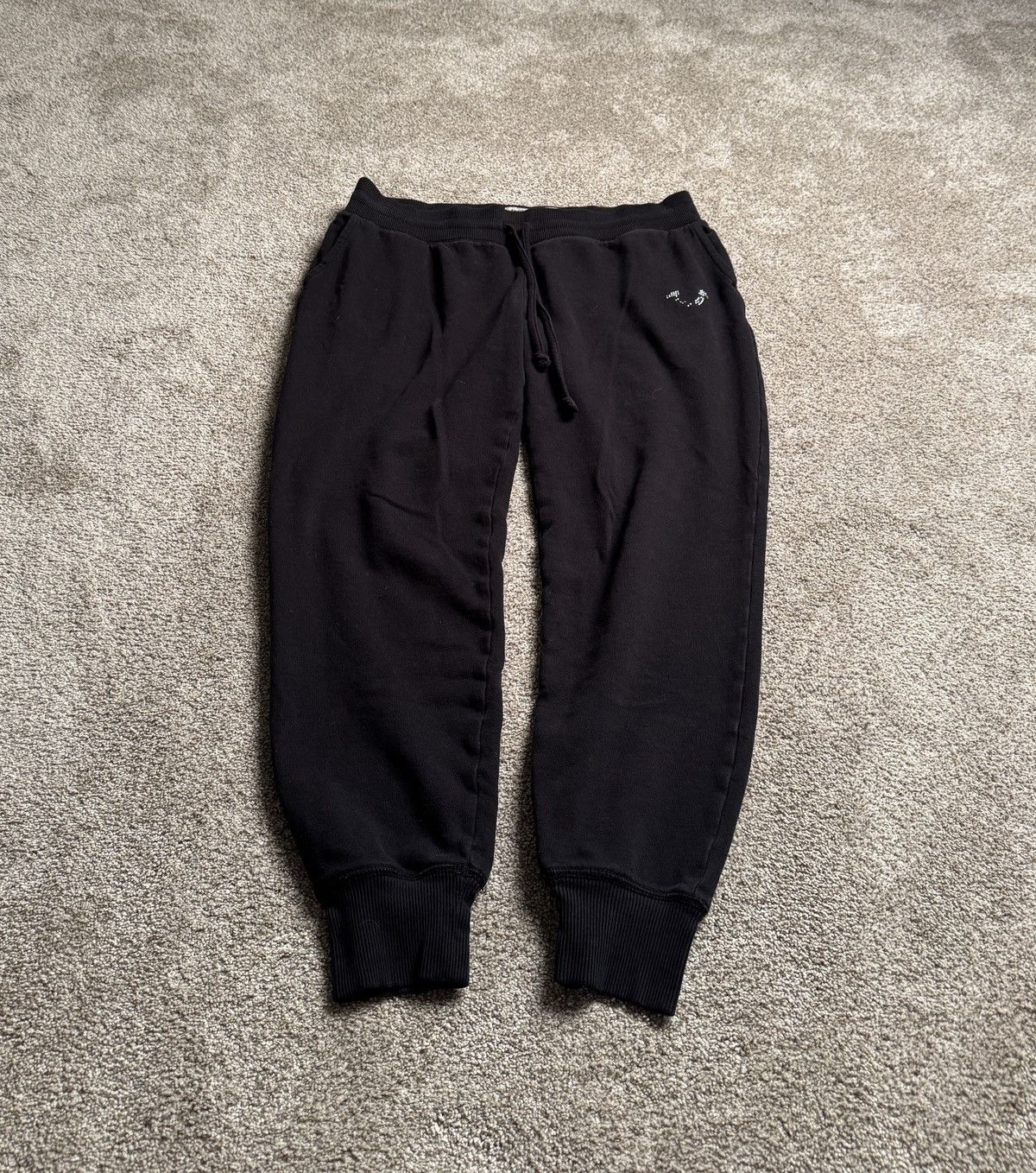 True Religion BLACK TRUE RELIGION CUFFED SWEATPANTS Size US 32 / EU 48 - 1 Thumbnail