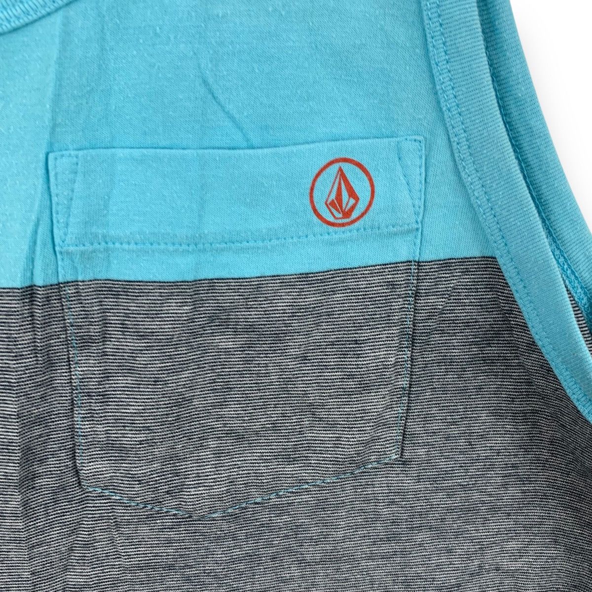 Volcom Vintage VOLCOM SKATEBOARD Embossed Logo Tank Size US S / EU 44-46 / 1 - 3 Thumbnail