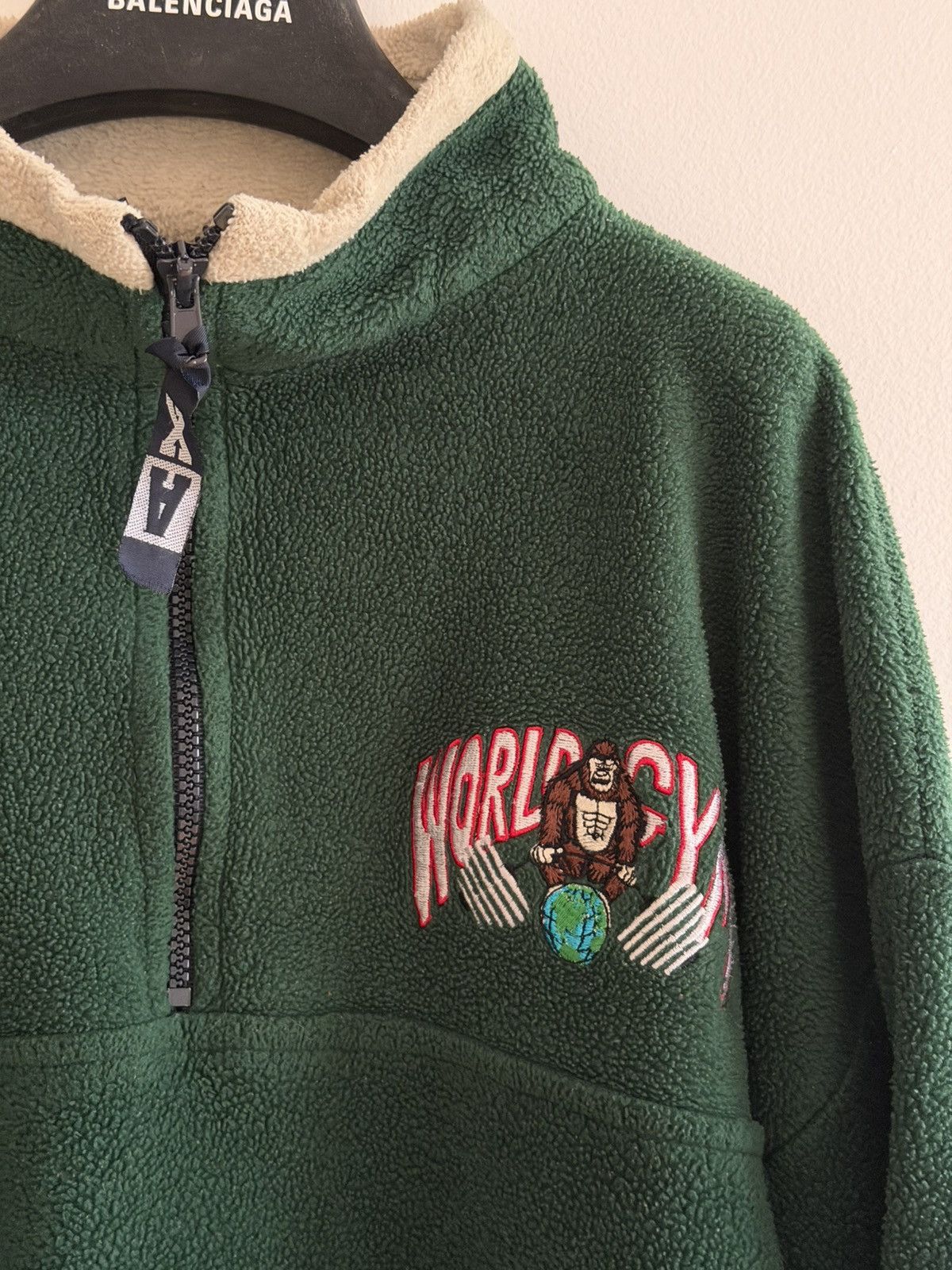 Vintage *RARE* VINTAGE 80s WORLD GYM GORILLA BODYBUILDING FLEECE ZIP Size US XL / EU 56 / 4 - 2 Thumbnail