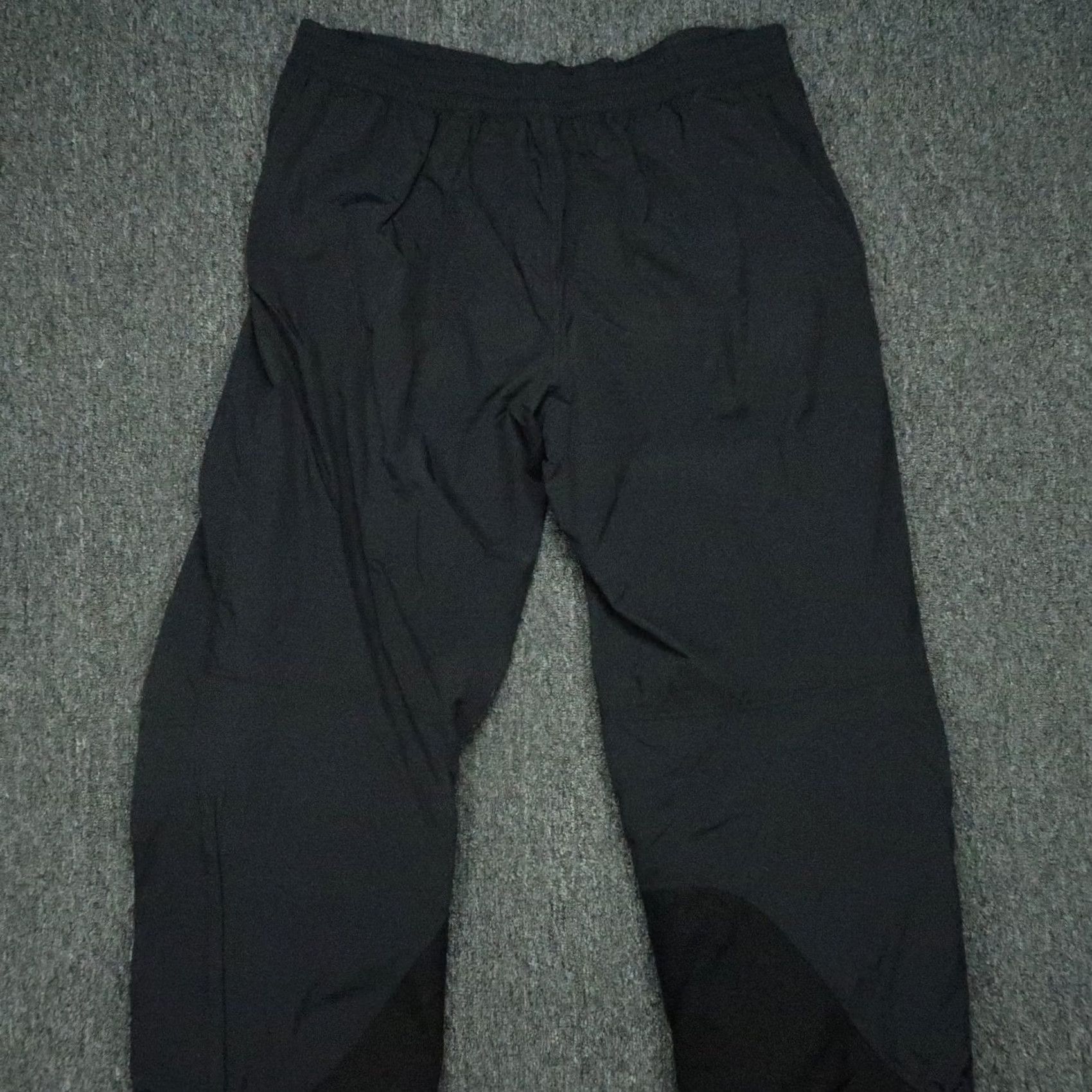 Vintage L.L. Bean Pants Mens 2XL Black Nylon Wool? No, Nylon Straight Front Pockets Regular 32 in Inseam Windbreaker Style Size US 39 - 6 Thumbnail