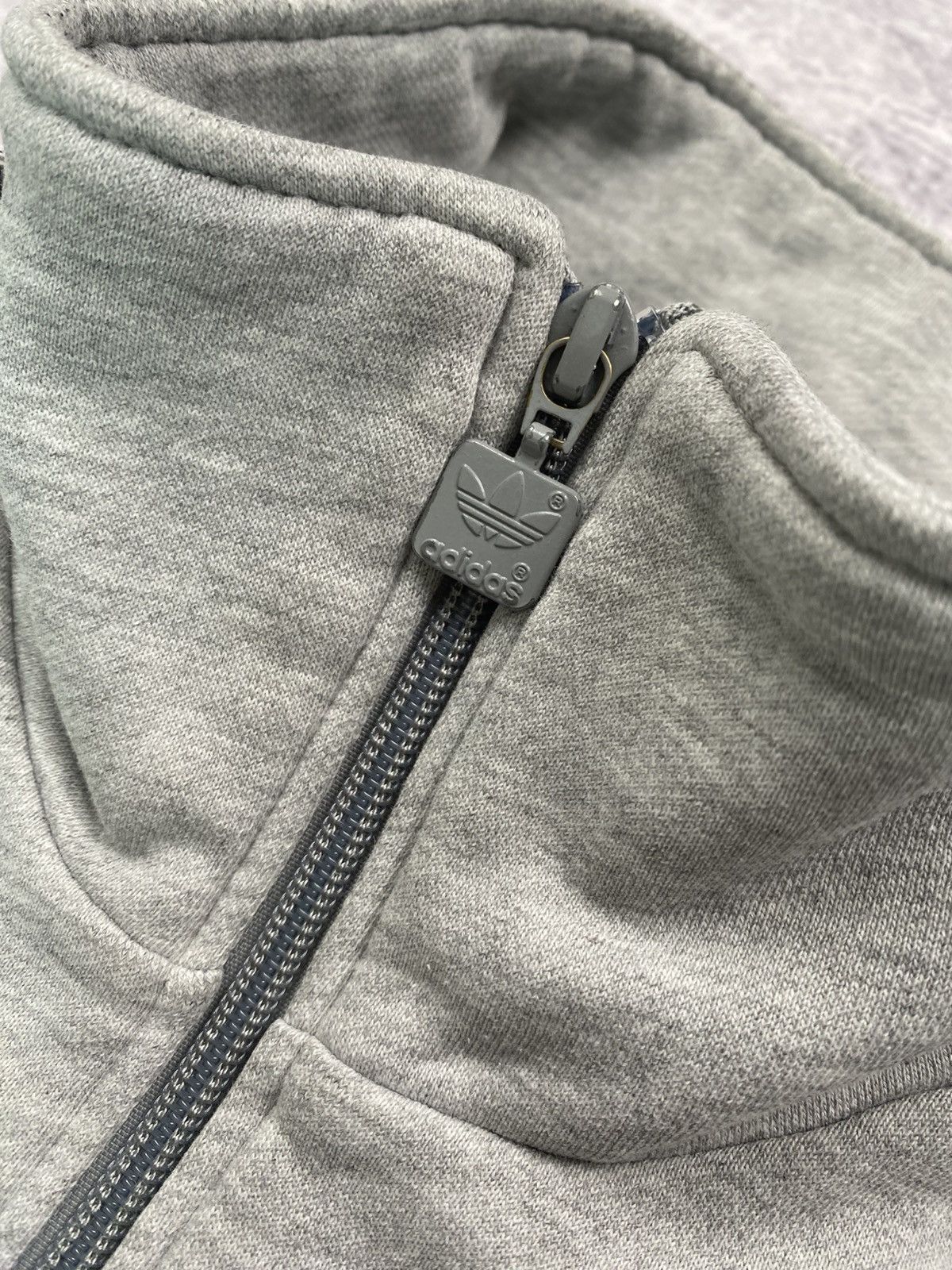 Adidas × Vintage Vintage gray Adidas logo three stripes zip sweatshirt Size US L / EU 52-54 / 3 - 9 Thumbnail