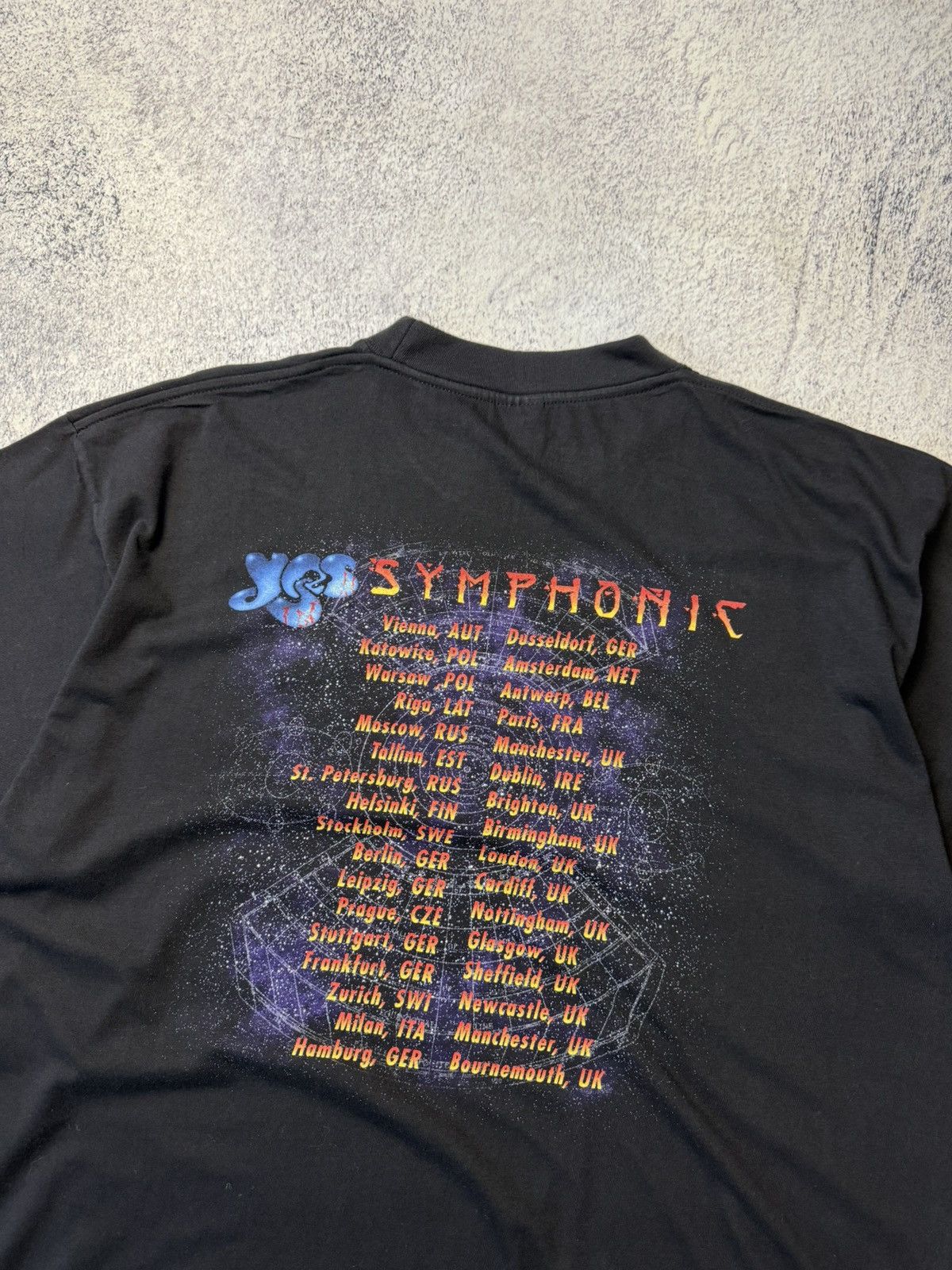 Vintage Vintage YES concert T-shirt “Symphonic” tour in 2001 Size US XL / EU 56 / 4 - 17 Thumbnail