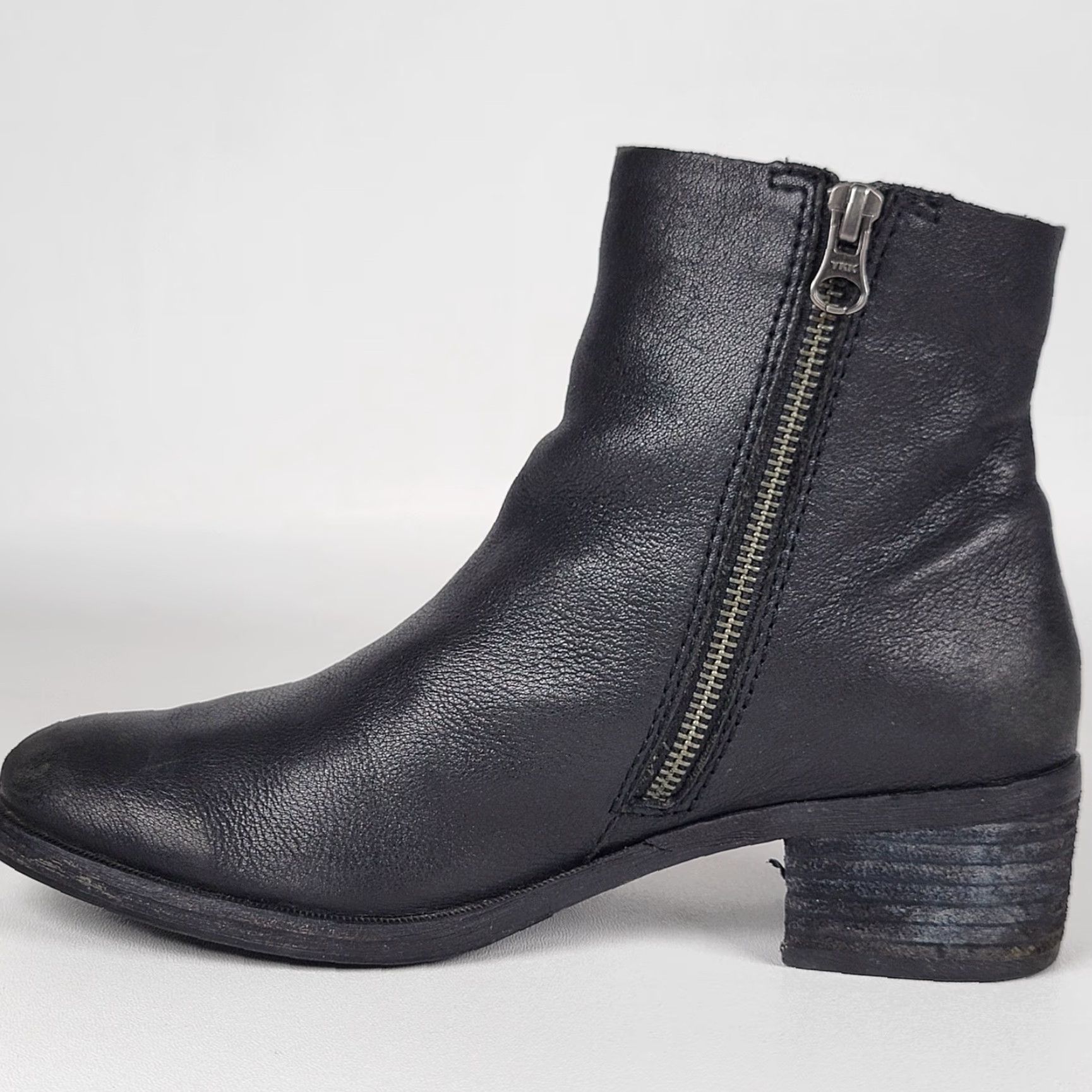 Vintage VINTAGE Women’s 7M Kork-Ease Zip On Ankle Boot Mayten Black Leather K54003 Size US 7 / IT 37 - 4 Thumbnail