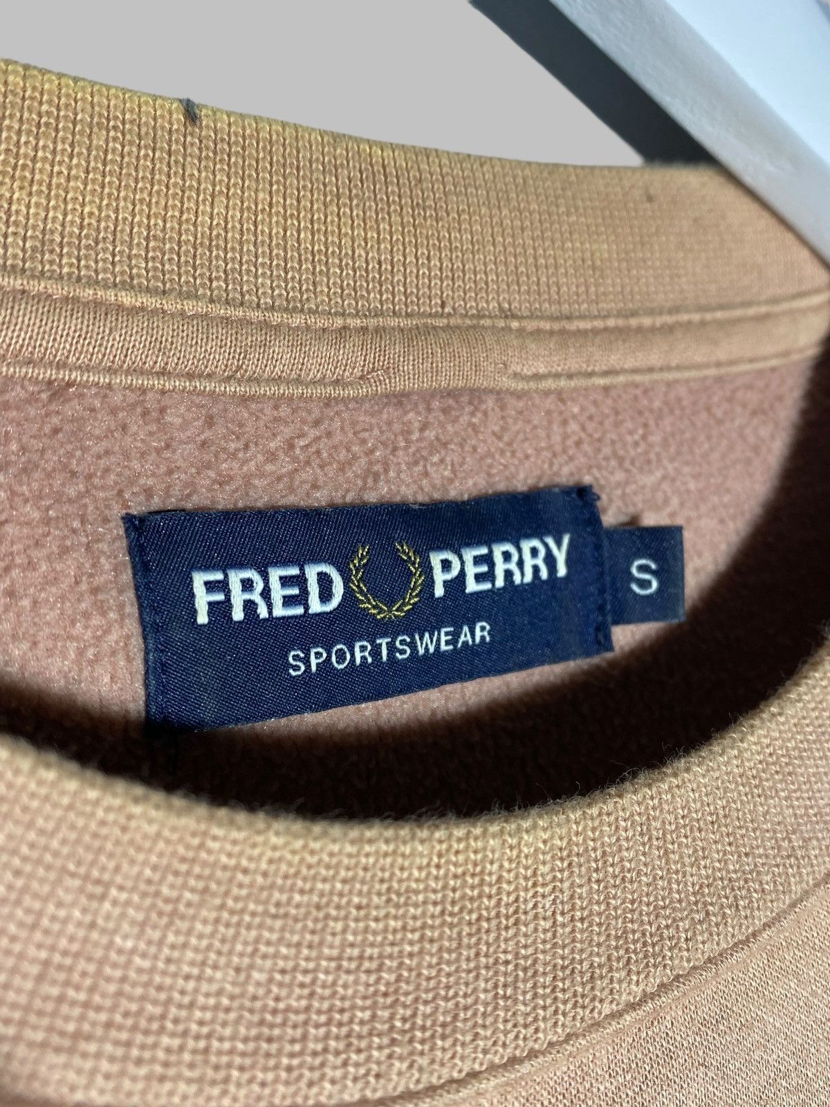 Fred Perry × Vintage 🔥 2000s FRED PERRY DISTRESSED ICONIC LOGO SWEATSHIRT 🔥 Size US S / EU 44-46 / 1 - 11 Thumbnail