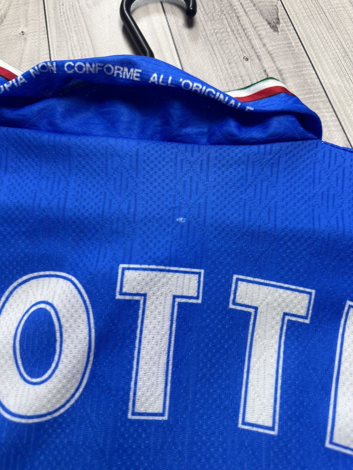 Vintage Vintage Totti Italia jersey rare size L/XL Italy Size US L / EU 52-54 / 3 - 4 Thumbnail