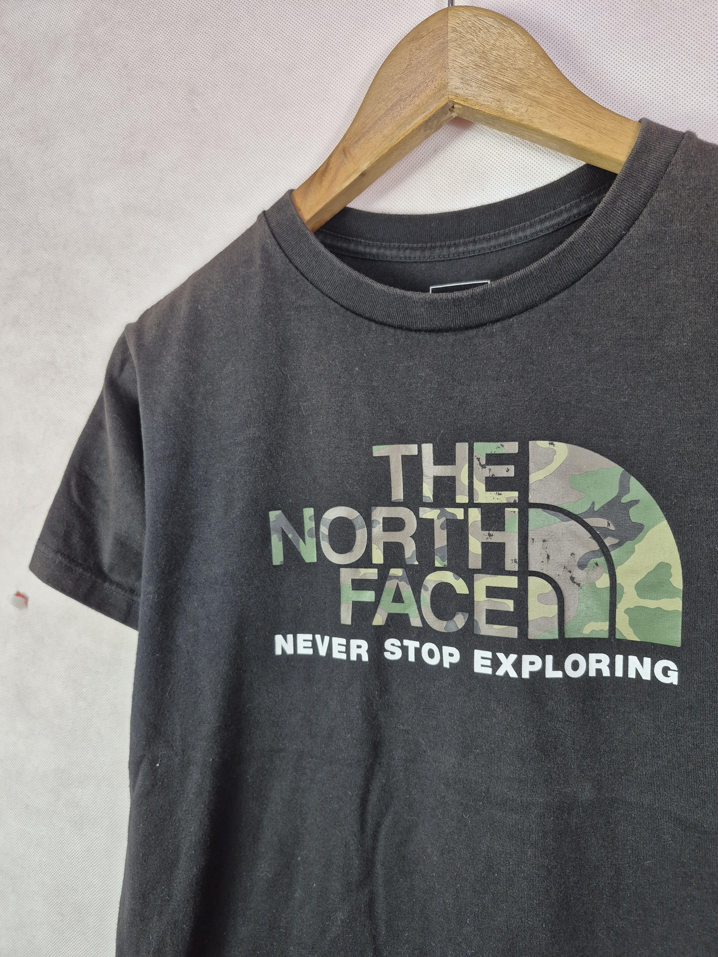 The North Face 🔥 The North Face Camo Logo Tee Kids Youth Size US XS / EU 42 / 0 - 4 Thumbnail