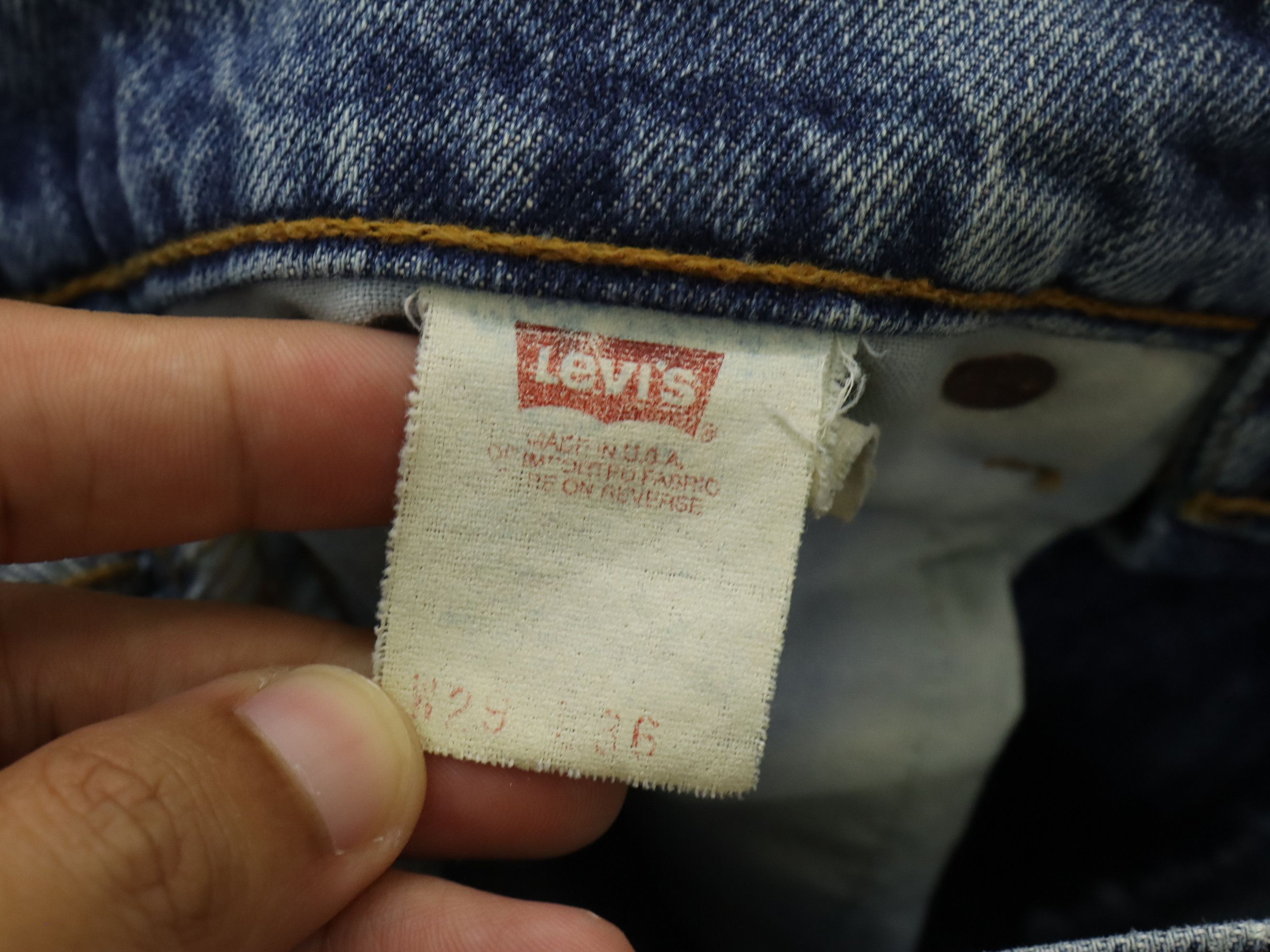 Vintage Levis 519 Distressed Seasoned Denim Jeans
