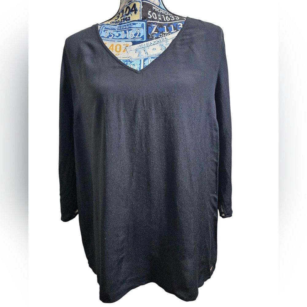 Armani Exchange Armani Exchange 7/8 Sleeve See Thru Back V Neck Blouse Larg Size L / US 10 / IT 46 - 4 Thumbnail