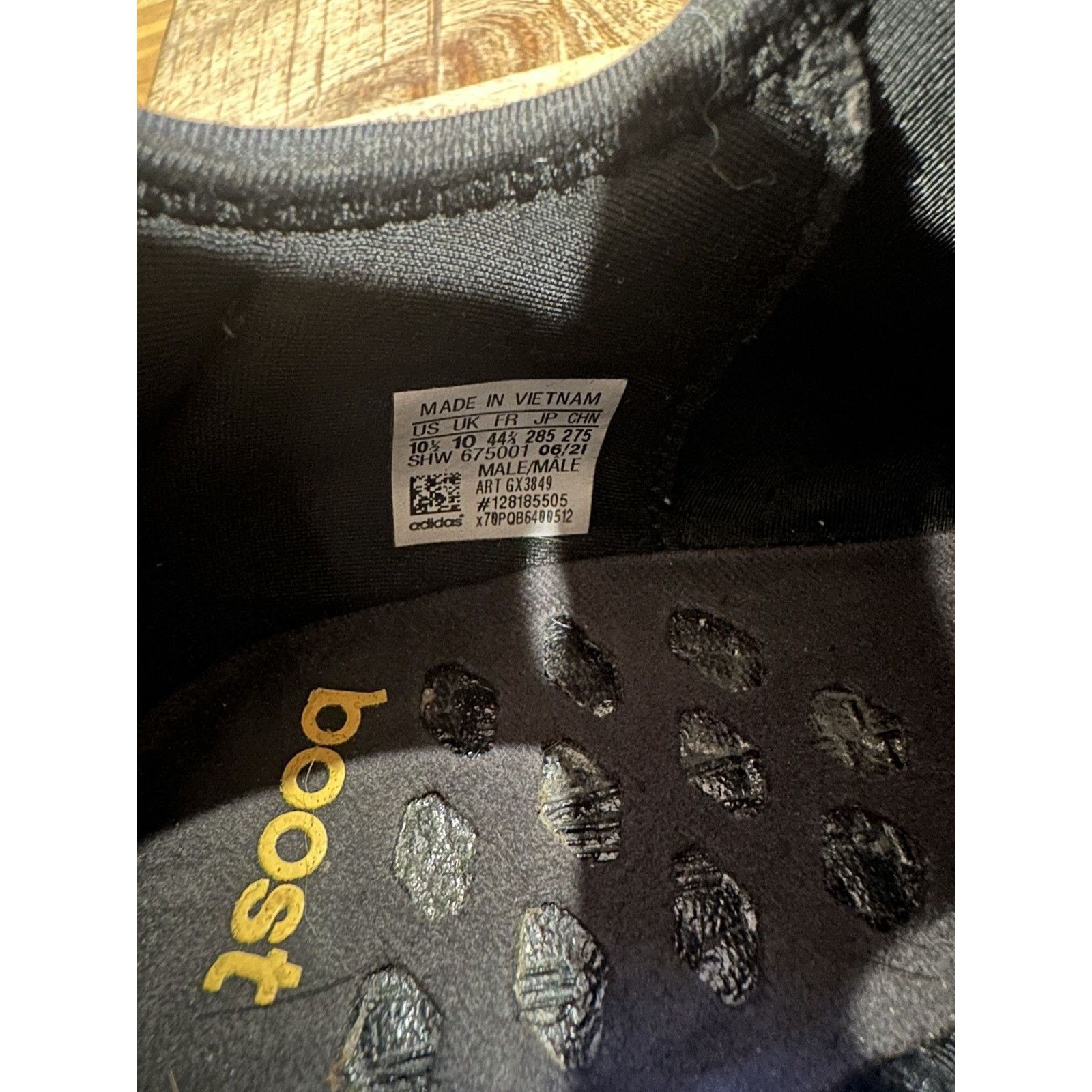 Adidas Adidas NMD R1 V2 Core Black Solar Gold Sz. 10.5 Size US 10.5 / EU 43-44 - 9 Thumbnail