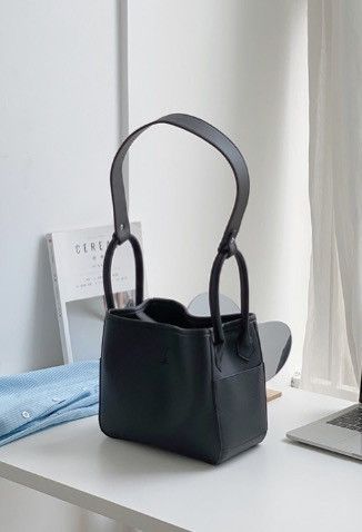 Japanese Brand Huskycat Korean style bucket bag Size ONE SIZE - 7 Thumbnail