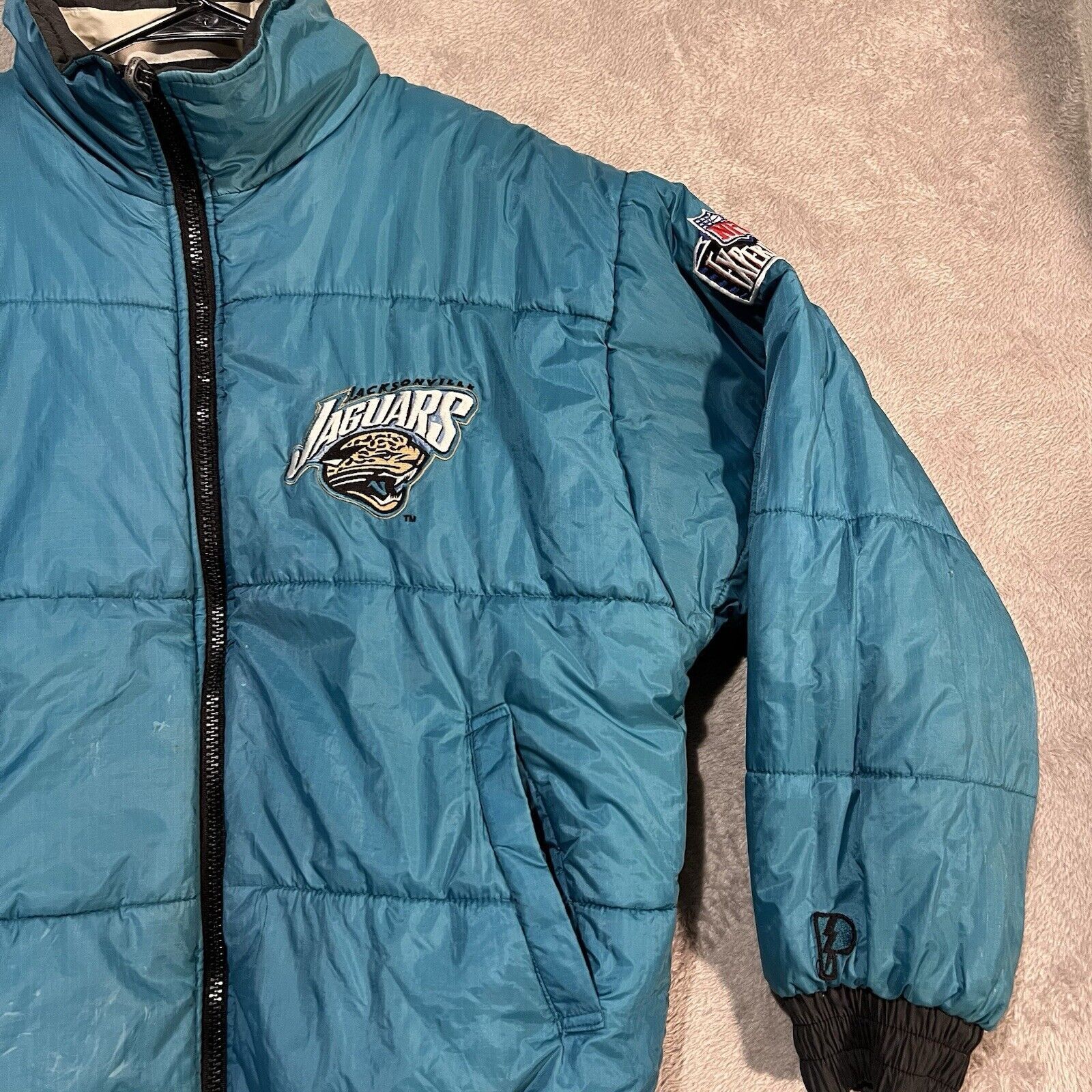 Pro Player Jacksonville Jaguars Pro Player Jacket Mens S Reversible NFL Size US S / EU 44-46 / 1 - 11 Thumbnail