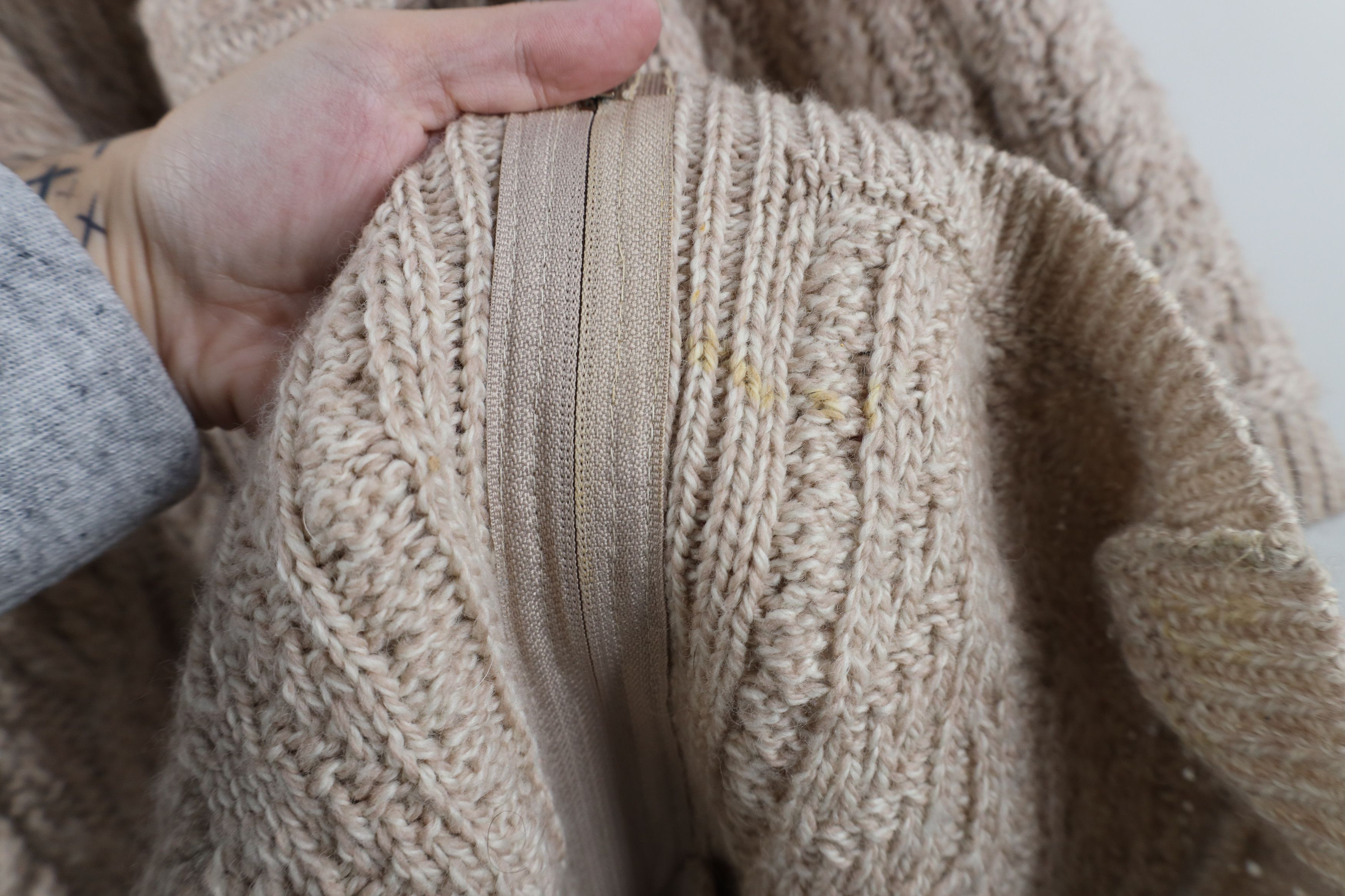 Vintage Vintage 90s Donegal Wool Knit Fisherman Poncho Sweater Beige Size S / US 4 / IT 40 - 12 Thumbnail