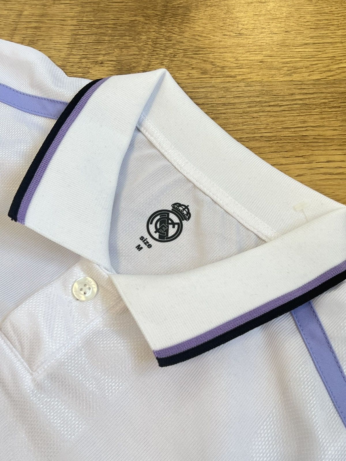 Other Real Madrid soccer jersey white Size US M / EU 48-50 / 2 - 6 Thumbnail