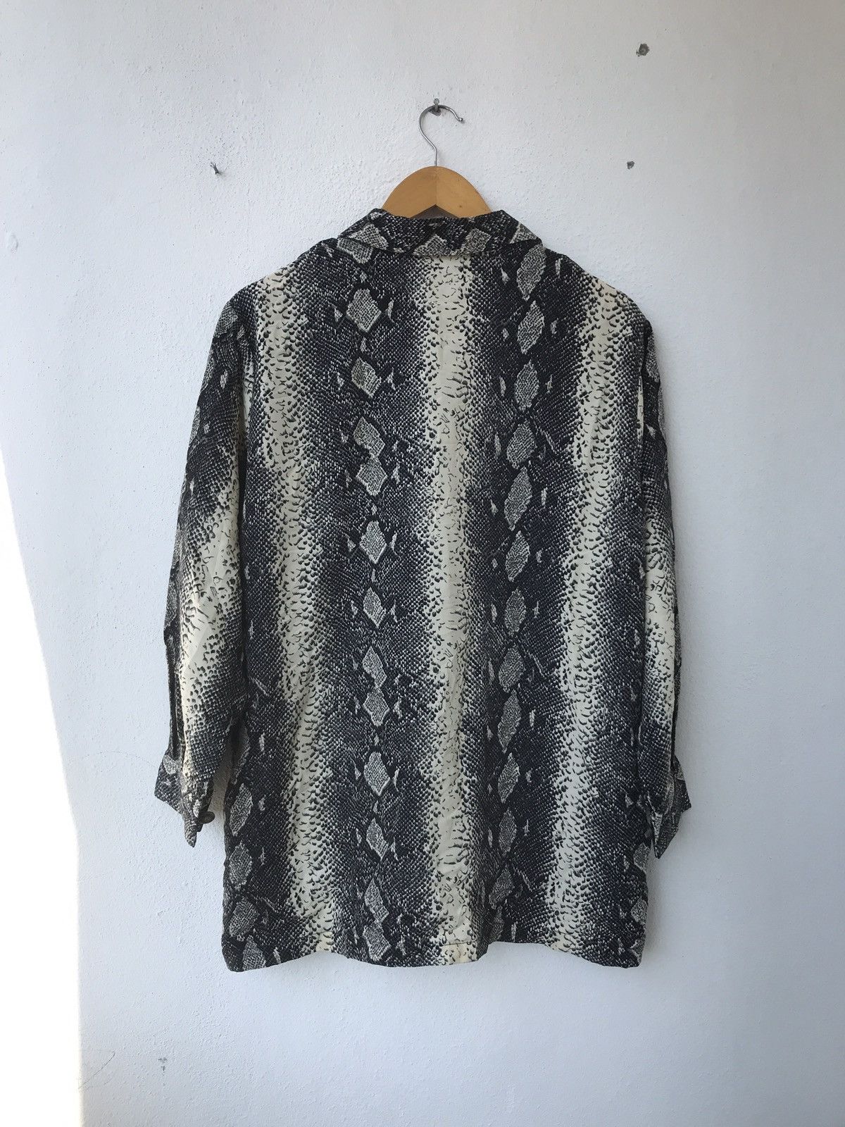 Japanese Brand × Vintage vintage lamira button down shirt python design Size US L / EU 52-54 / 3 - 7 Thumbnail