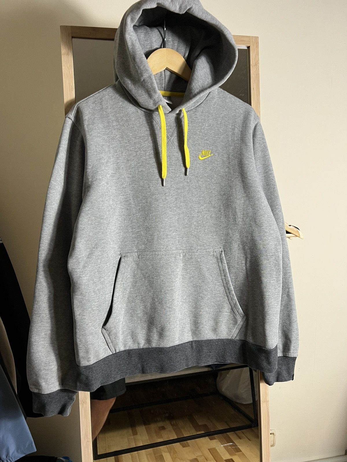 Nike Nike Hoodie Vintage Grey and Yellow Y2K Size US M / EU 48-50 / 2 - 3 Thumbnail