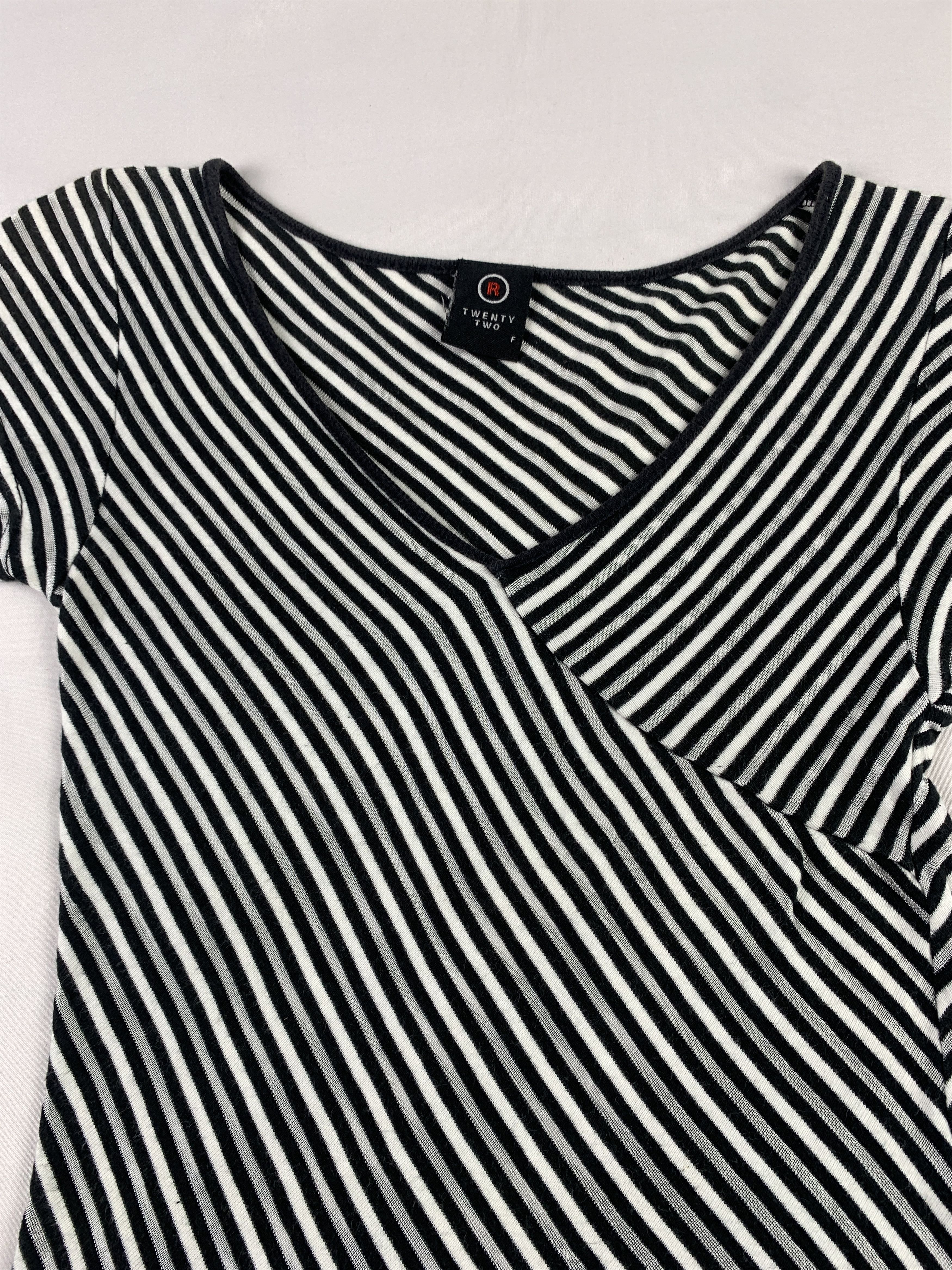Japanese Brand Twenty Two Asymmetrical Stripes Tee (S) Size S / US 4 / IT 40 - 4 Thumbnail