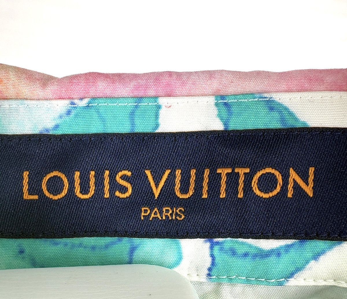 Louis Vuitton Louis Vuitton M Watercolor Monogram Button Up Shirt Size US M / EU 48-50 / 2 - 5 Thumbnail