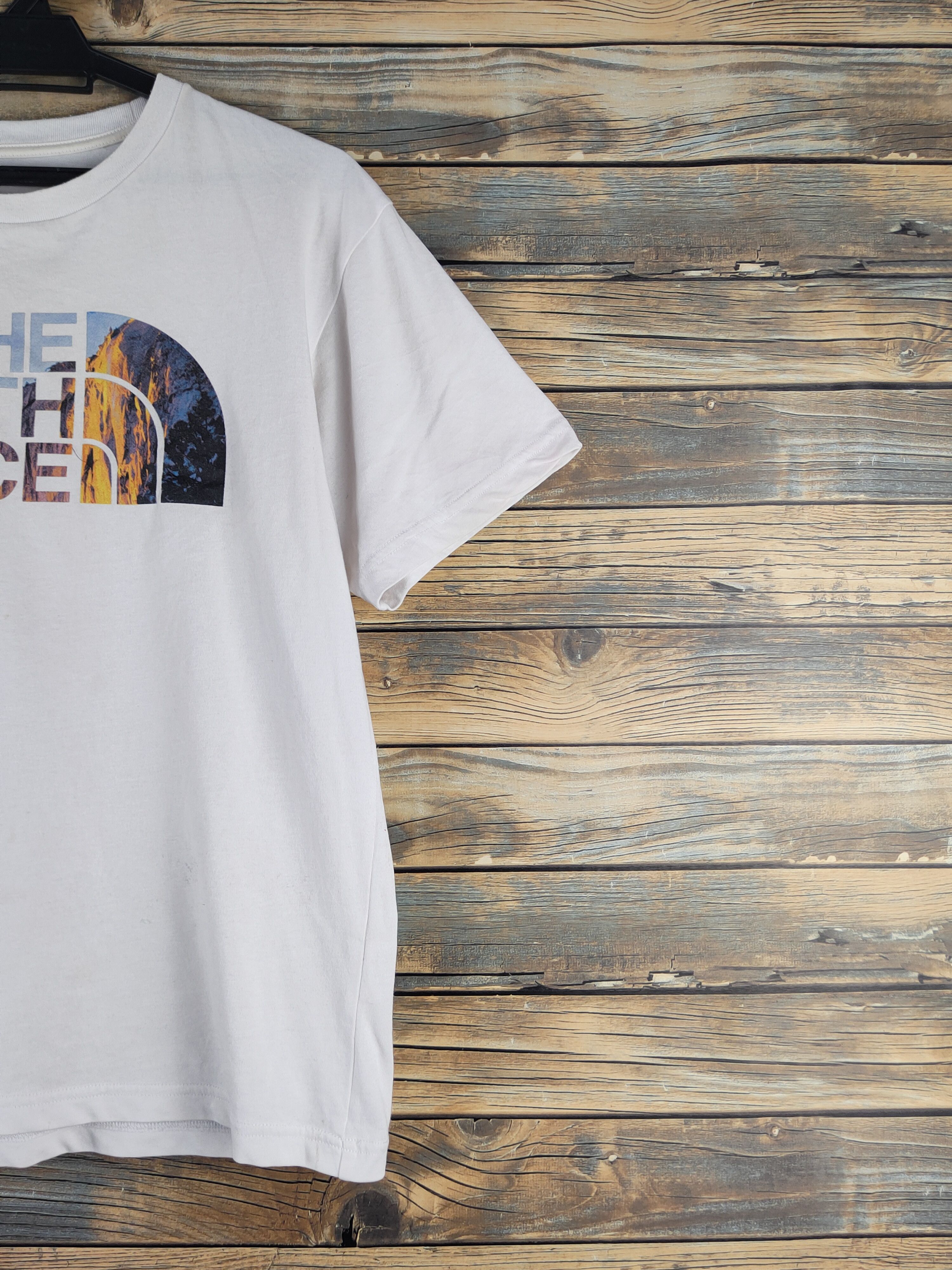 The North Face DL The North Face White Short Sleeve T-shirts #S2880 Size US M / EU 48-50 / 2 - 5 Thumbnail