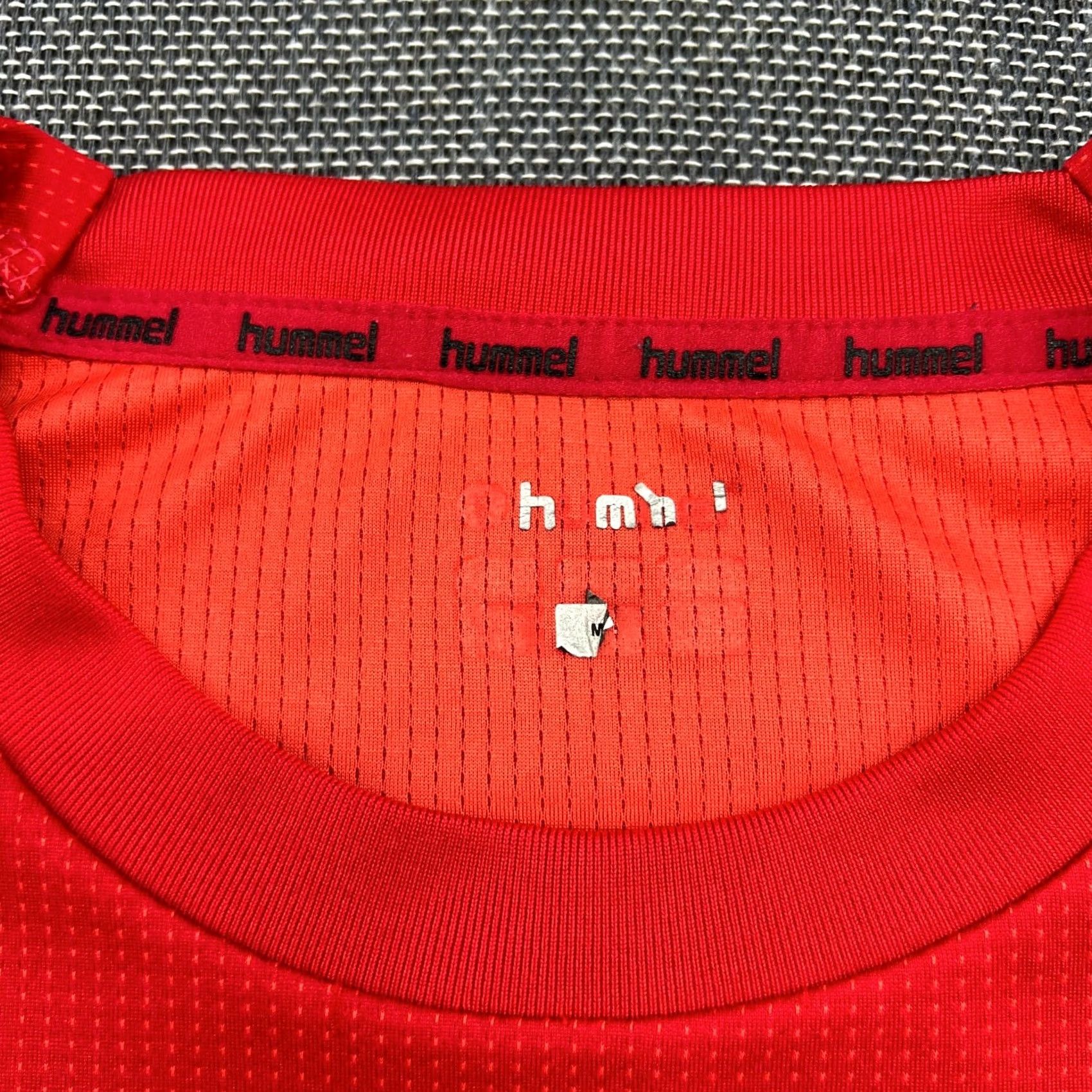 Hummel VINTAGE Hummel FC Koln 2024 2025 Training Mens Football Jersey Shirt Medium Red Sports Football Mens Shirt Red Hummel Jersey Size US M / EU 48-50 / 2 - 5 Thumbnail