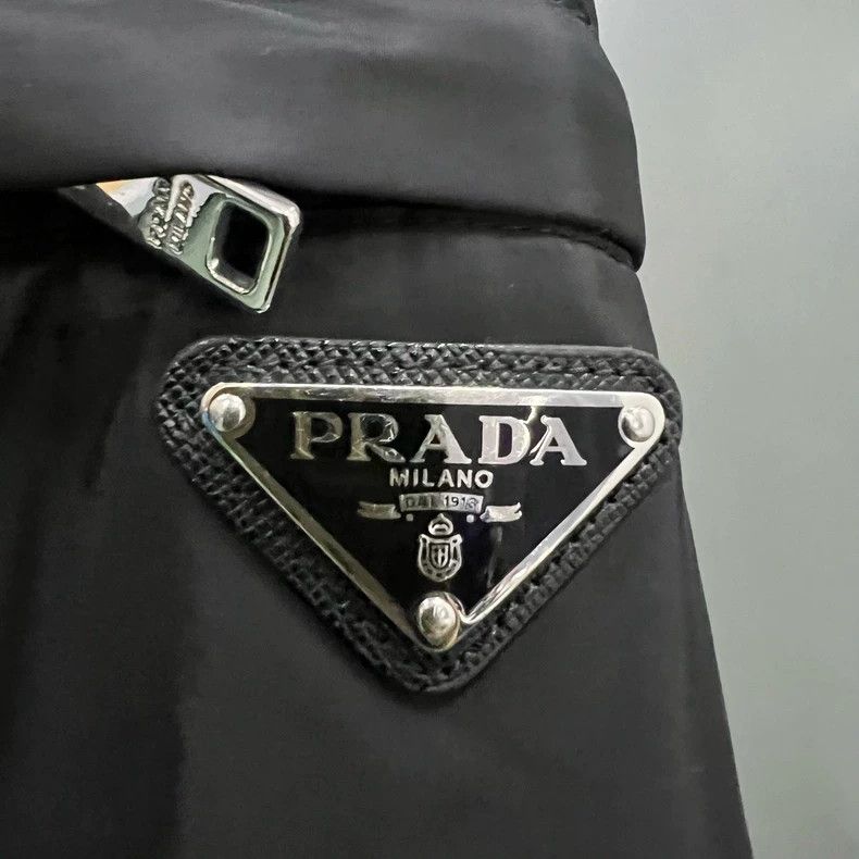 Prada Prada Black triangle nylon jacket 2501-Nextarrow Size US L / EU 52-54 / 3 - 2 Thumbnail
