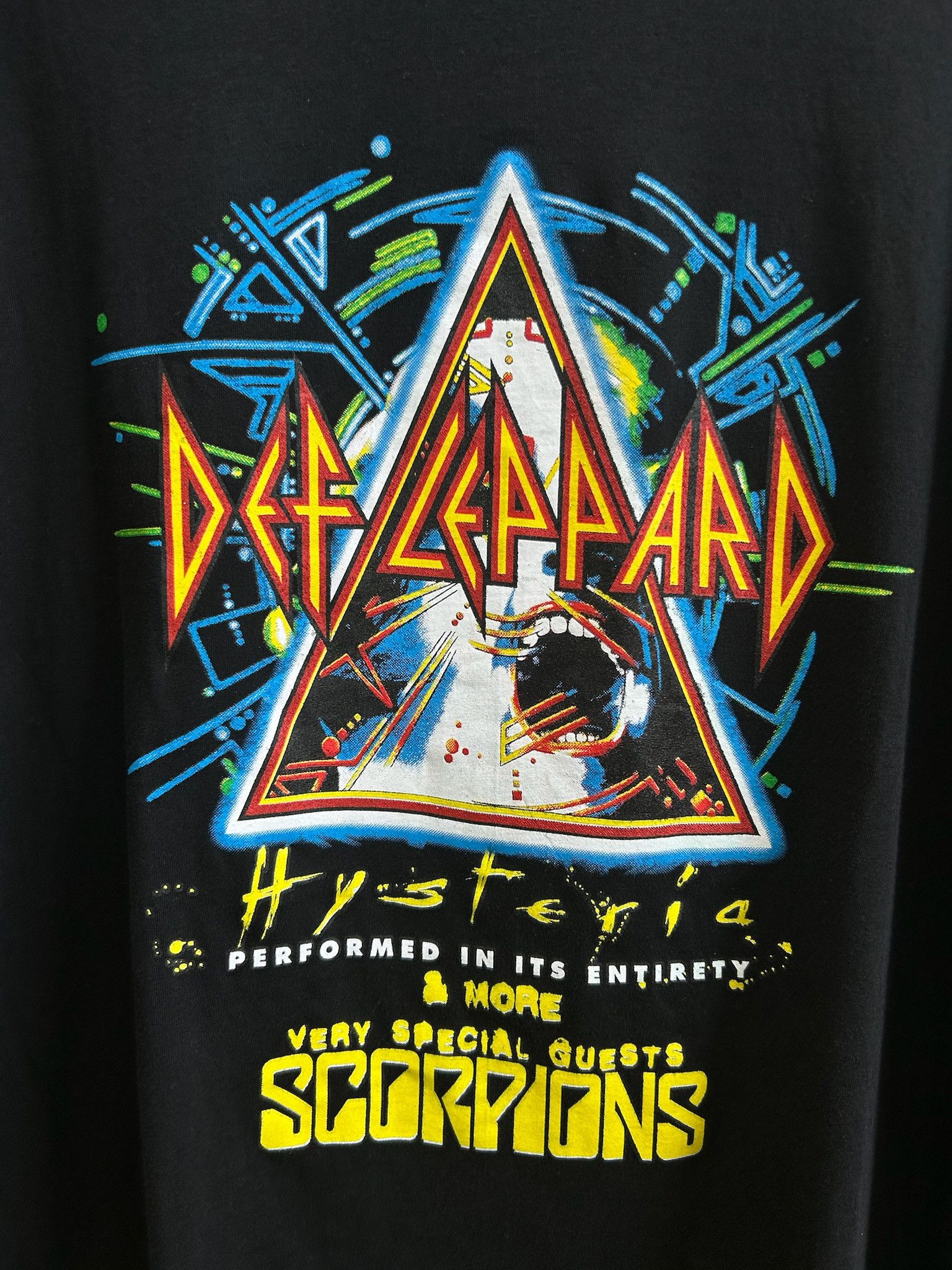 Band Tees Vintage 2018 Def Leppard Scorpions T-shirt Size US XL / EU 56 / 4 - 5 Thumbnail
